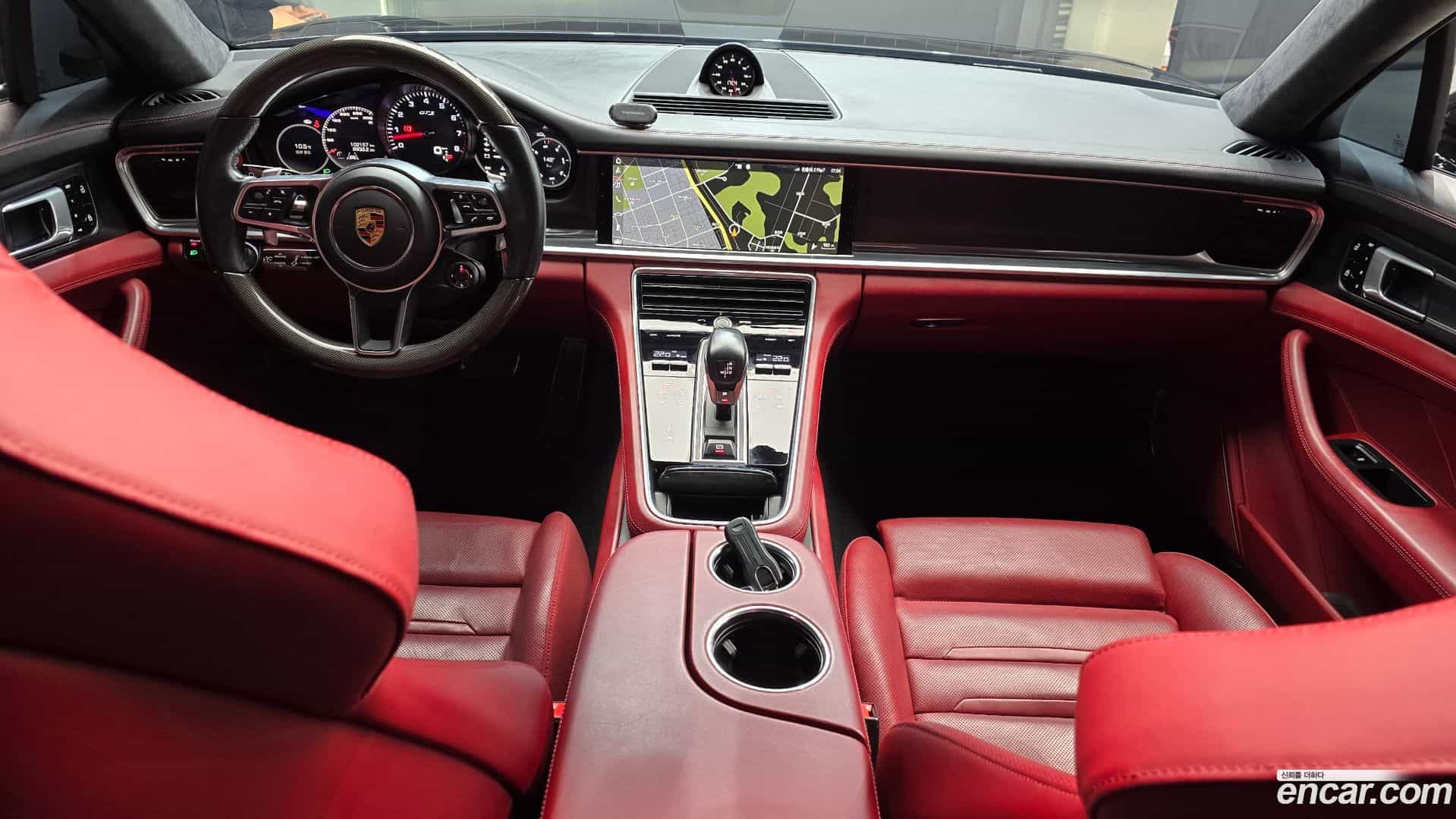 Panamera Porsche 2019.6-INNER-007