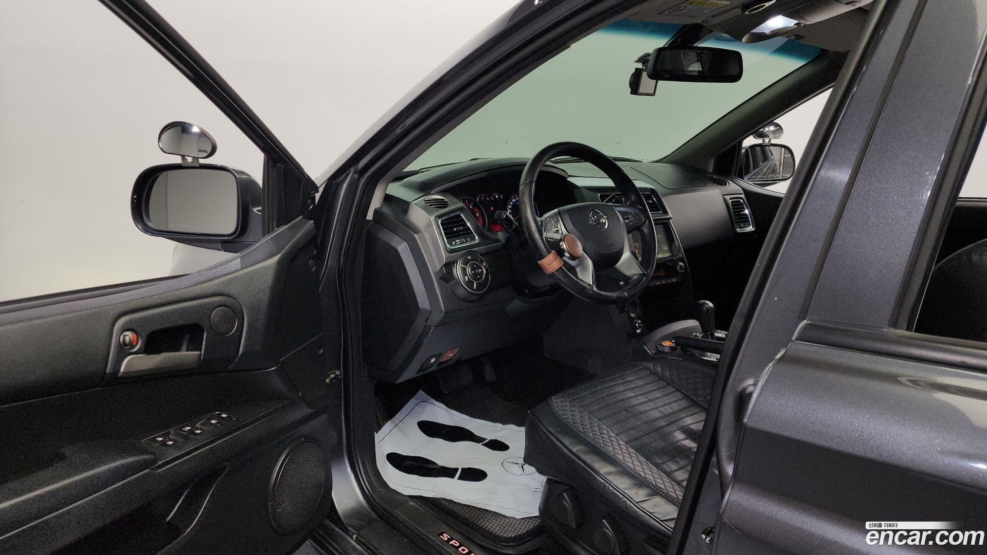 Main__Slider__Photo:KORANDO KG Mobility 2016.6-9