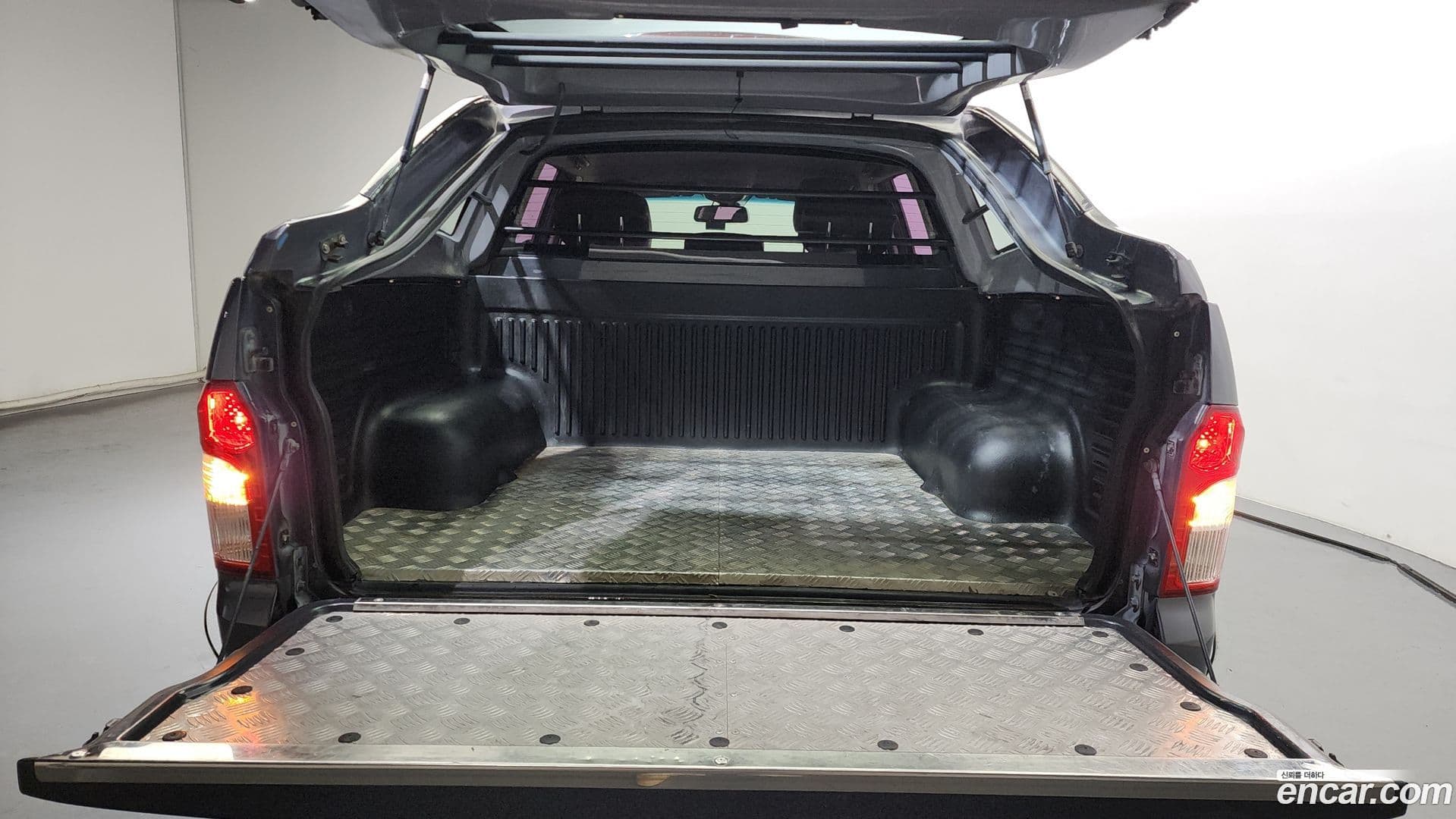 Main__Slider__Photo:KORANDO KG Mobility 2016.6-19