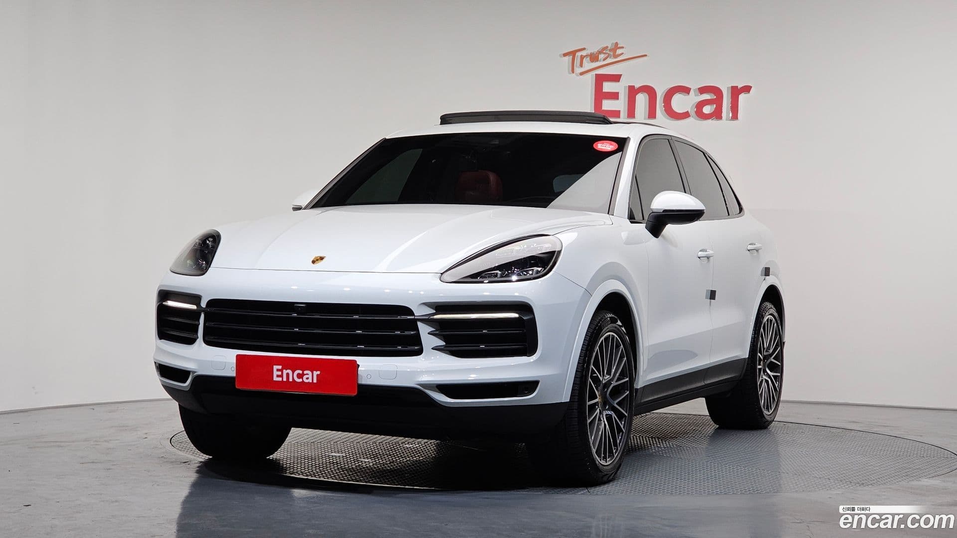 Main__Slider__Photo:Cayenne Porsche 2020.11-0
