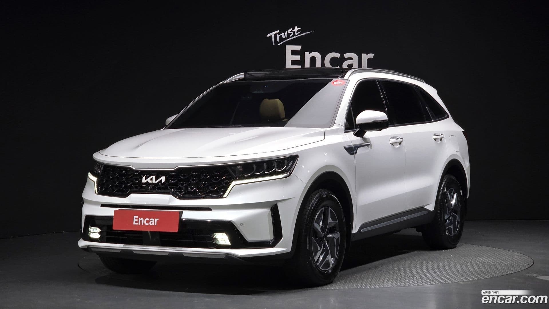 Main__Slider__Photo:Sorento Kia 2021.9-0