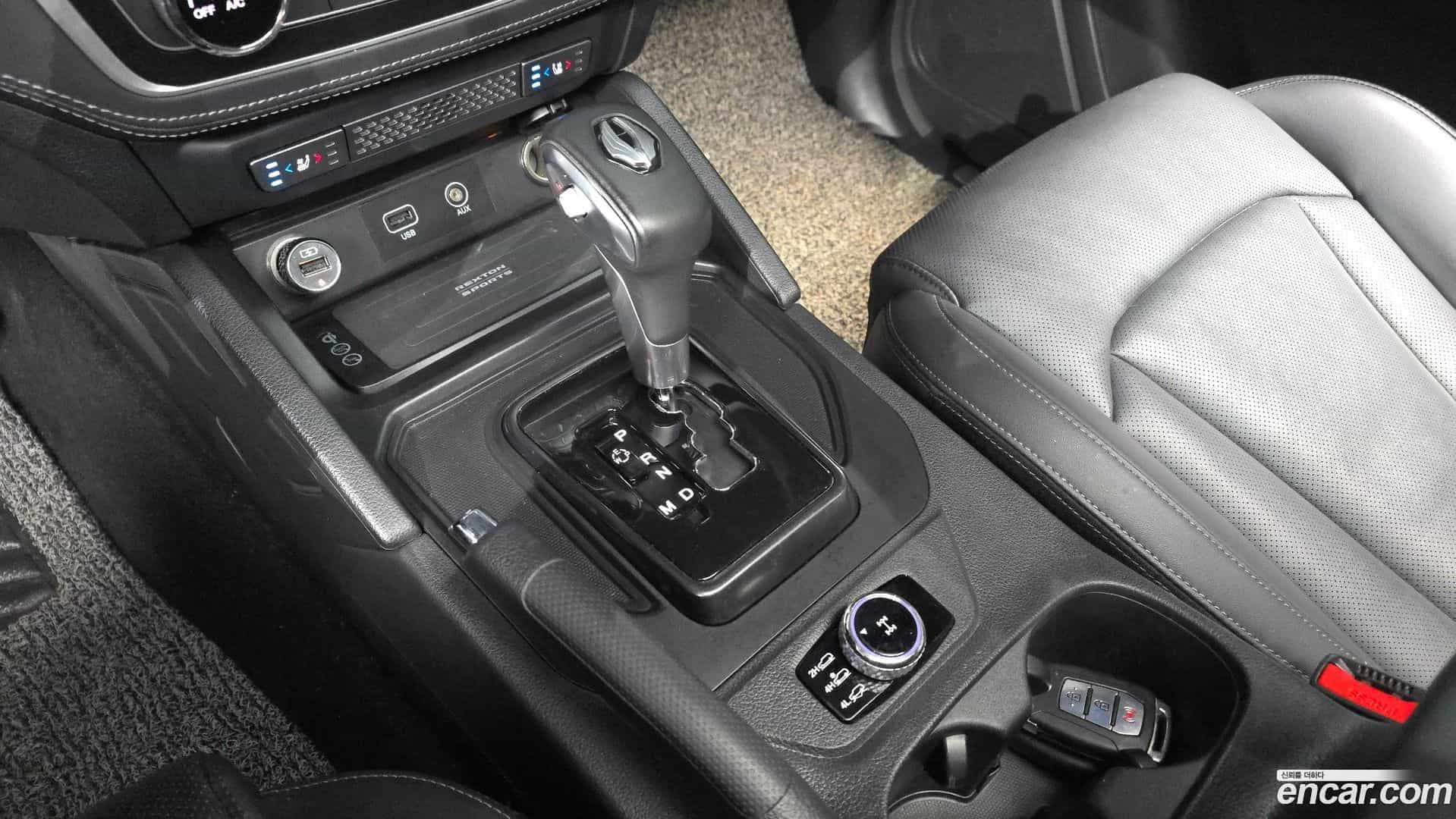 Rexton KG Mobility 2020.1-INNER-009