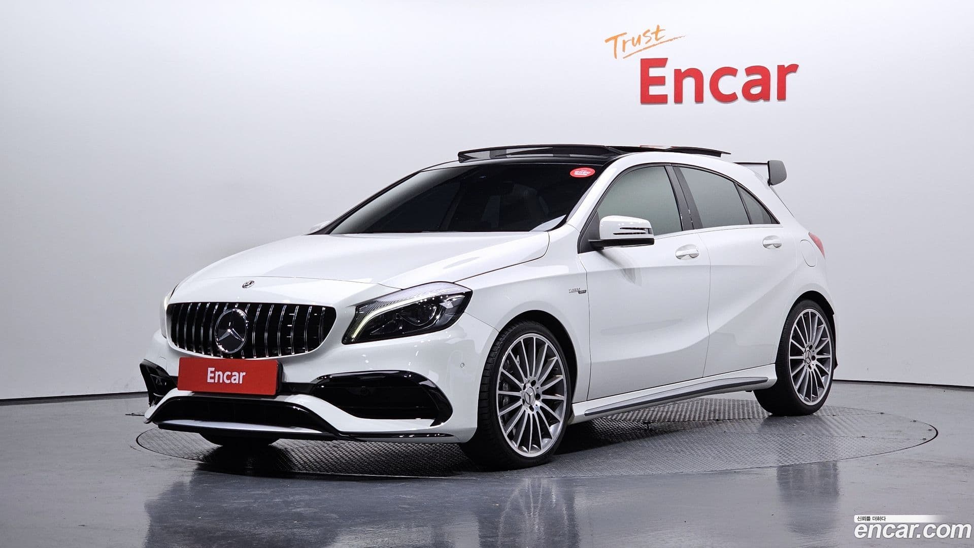 Main__Slider__Photo:A-Class Mercedes-Benz 2018.9-0