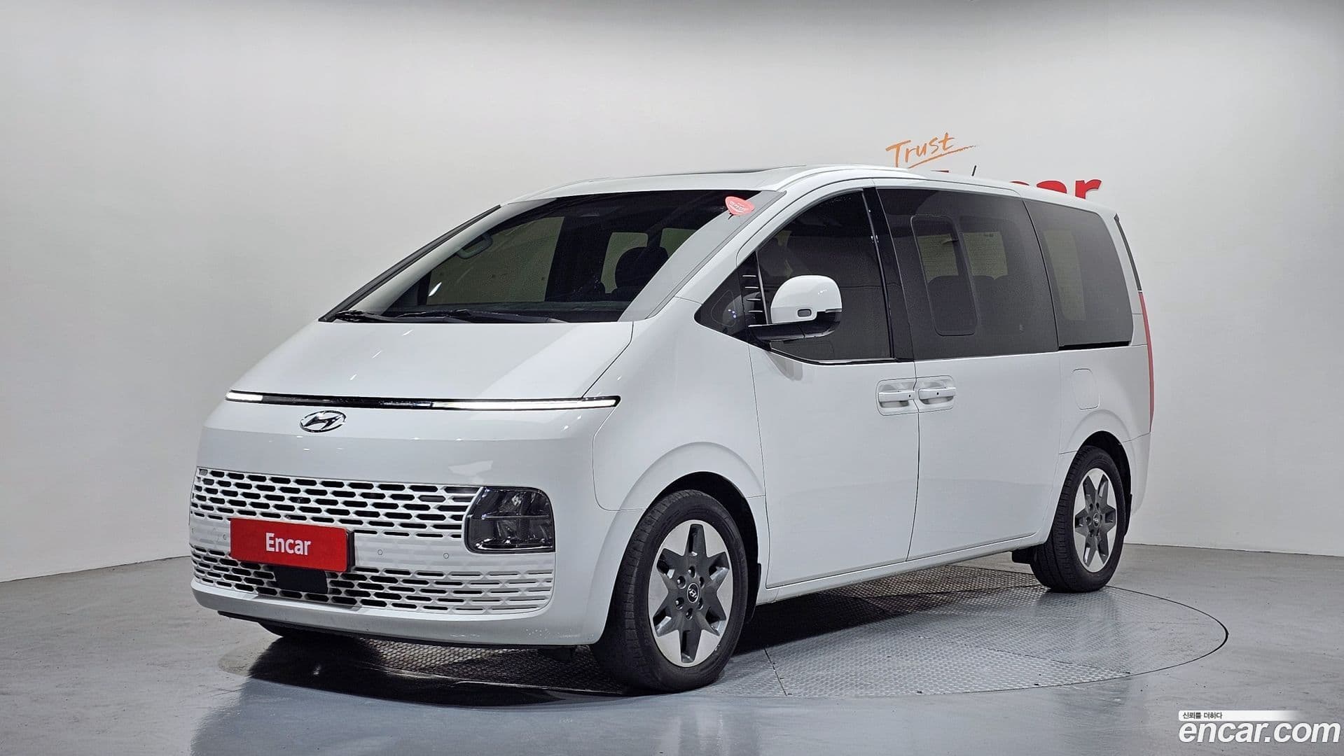 Main__Slider__Photo:Staria Hyundai 2023.0-0
