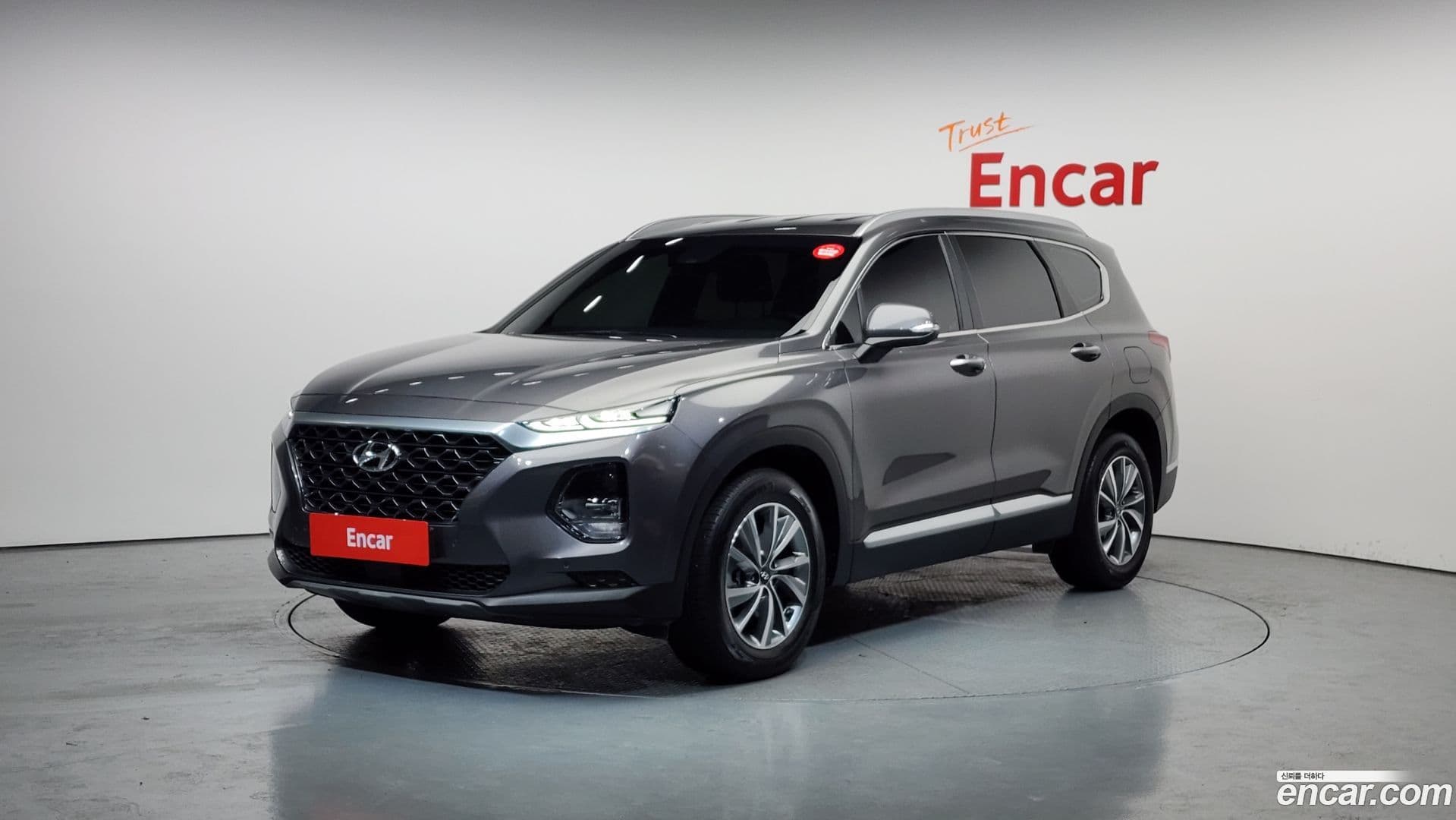 Main__Slider__Photo:Santafe Hyundai 2020.2-0