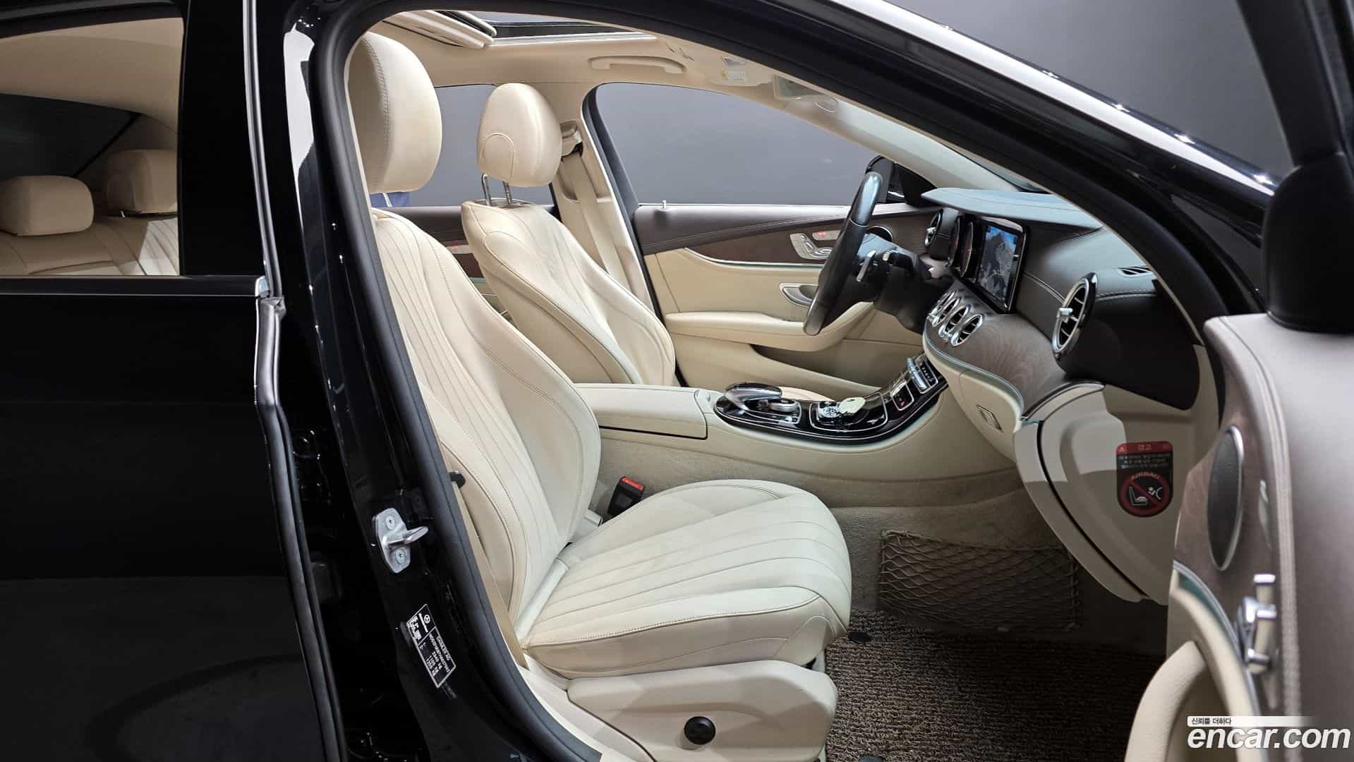 E-Class Mercedes-Benz 2016.11-INNER-010