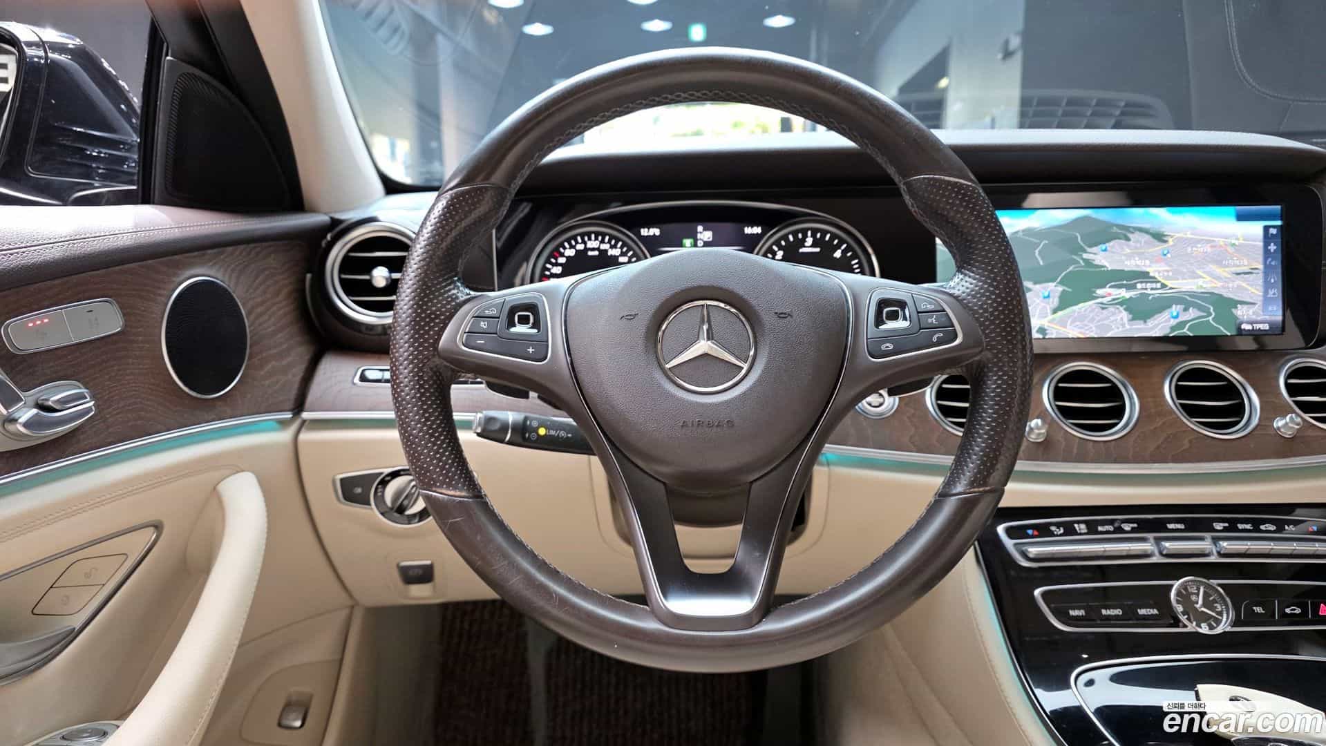 E-Class Mercedes-Benz 2016.11-OPTION-017