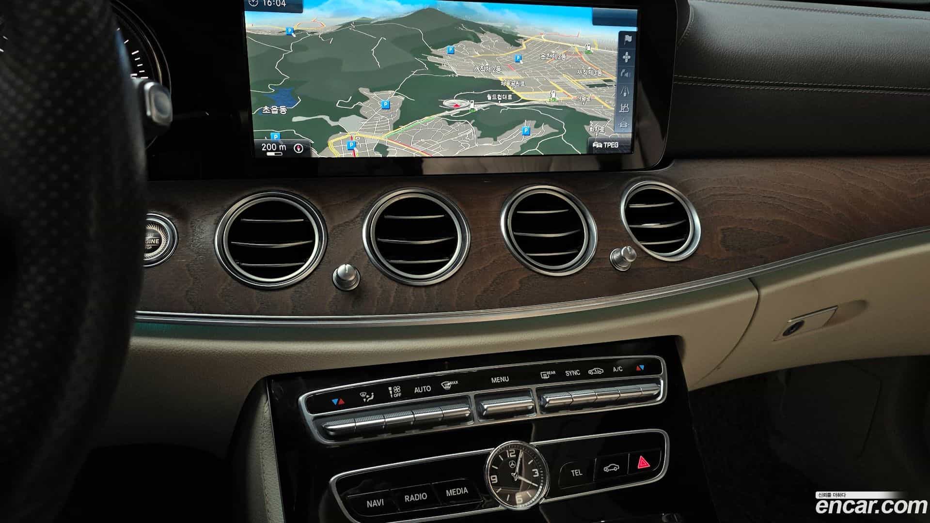 E-Class Mercedes-Benz 2016.11-OPTION-018