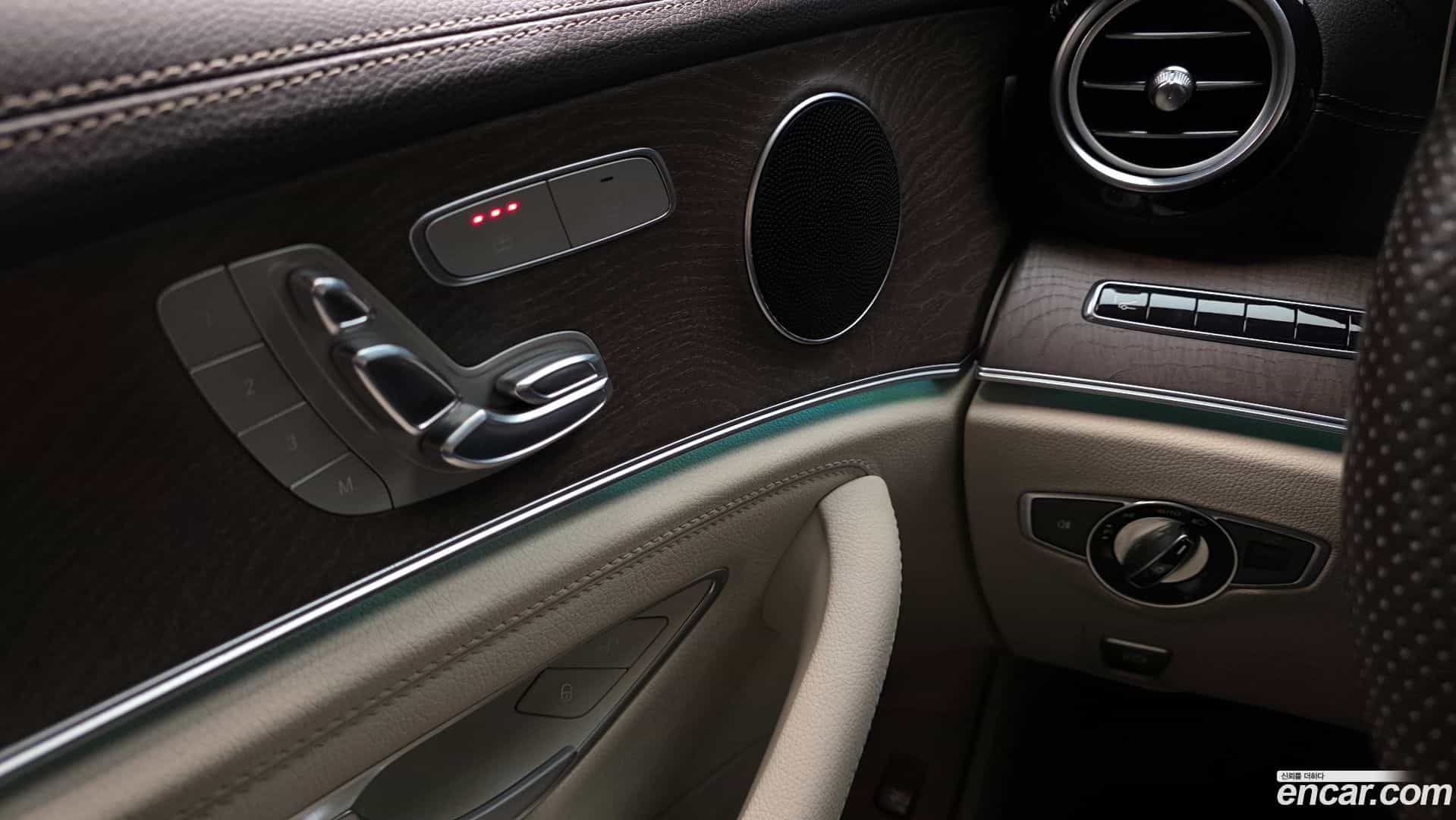 E-Class Mercedes-Benz 2016.11-OPTION-022