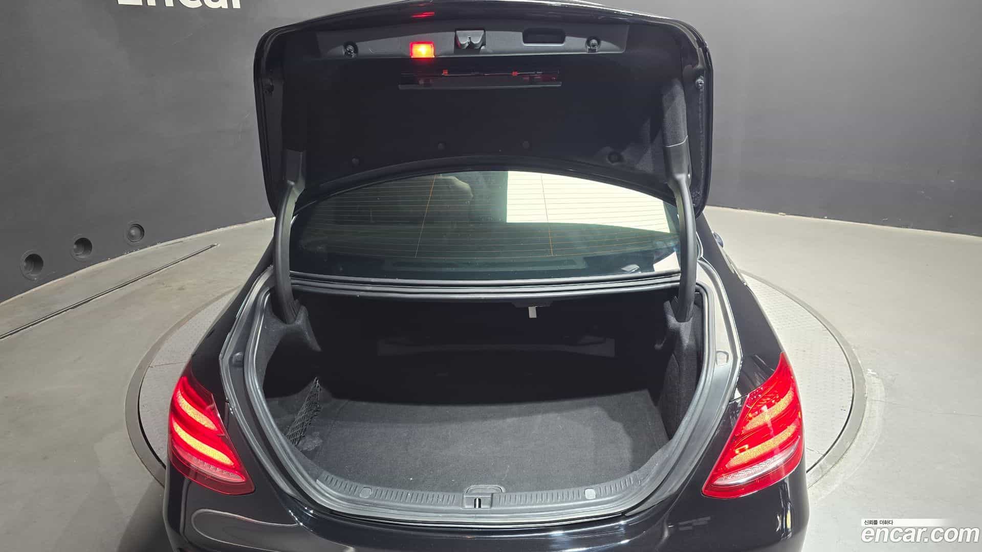 E-Class Mercedes-Benz 2016.11-OPTION-024