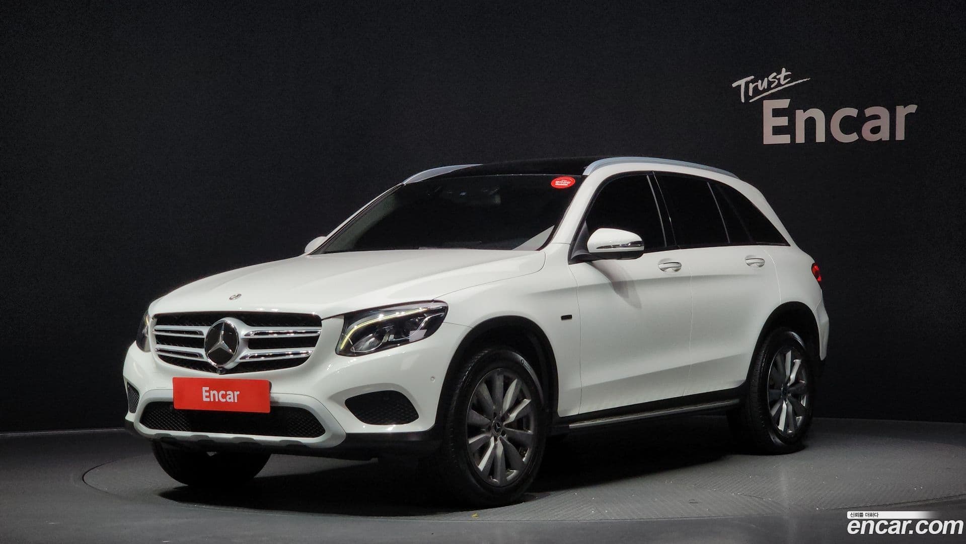 Main__Slider__Photo:GLC-Class Mercedes-Benz 2019.5-0