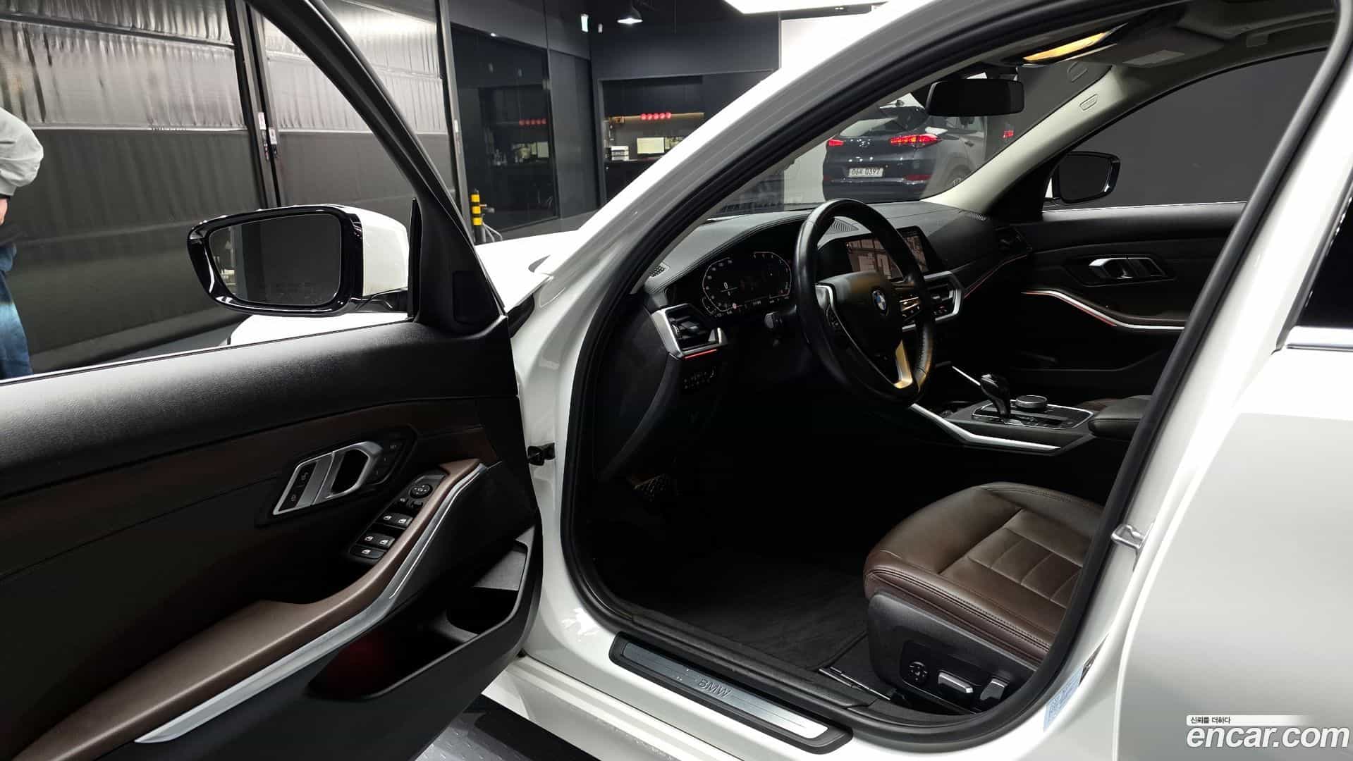 3-Series BMW 2019.5-INNER-010