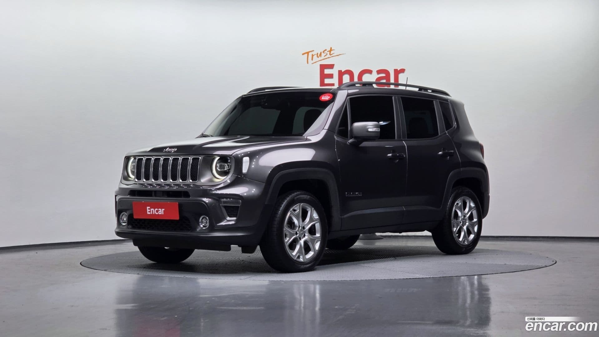 Main__Slider__Photo:Renegade Jeep 2021.8-0