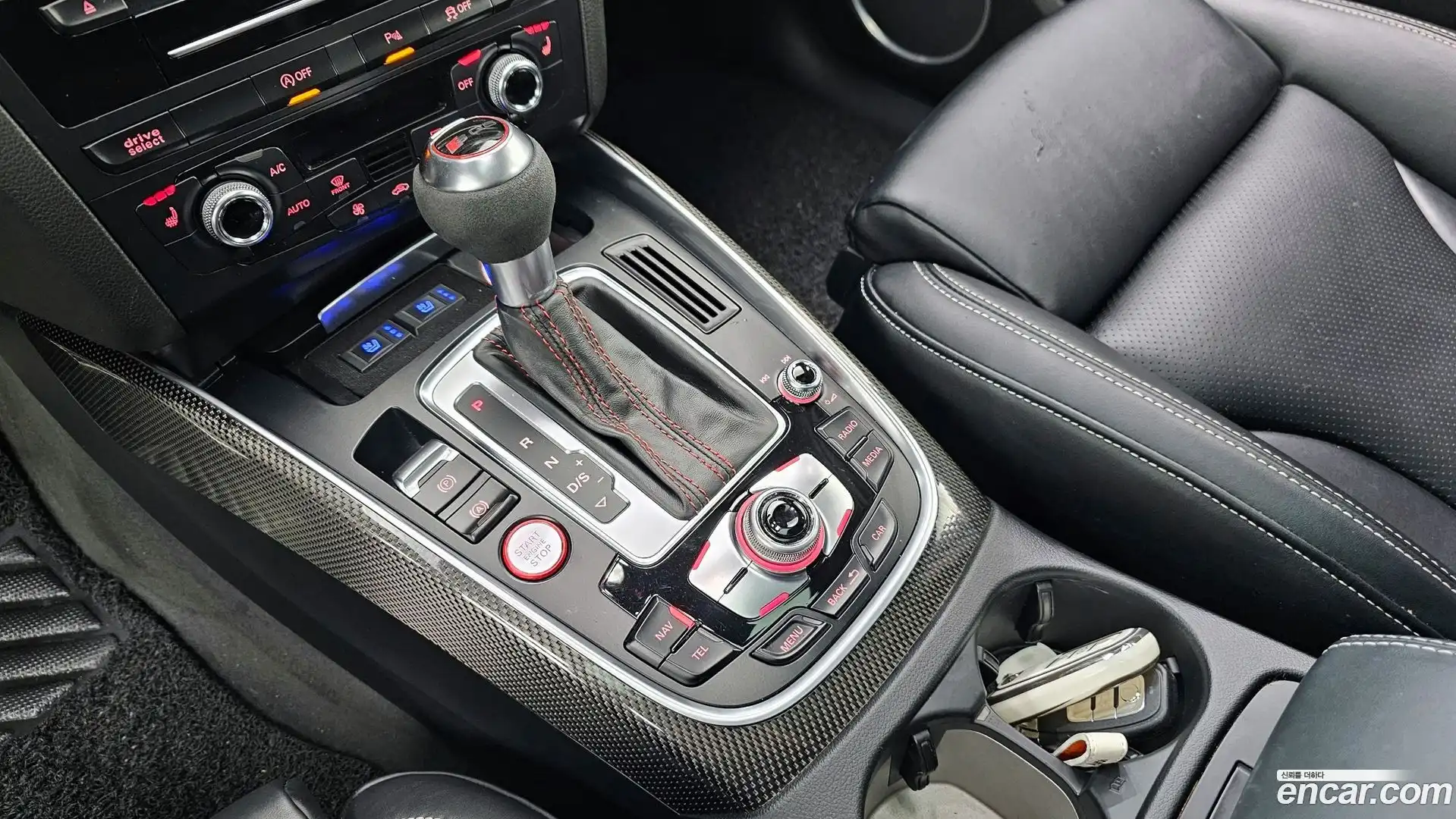 SQ5 Audi 2015.10-INNER-009