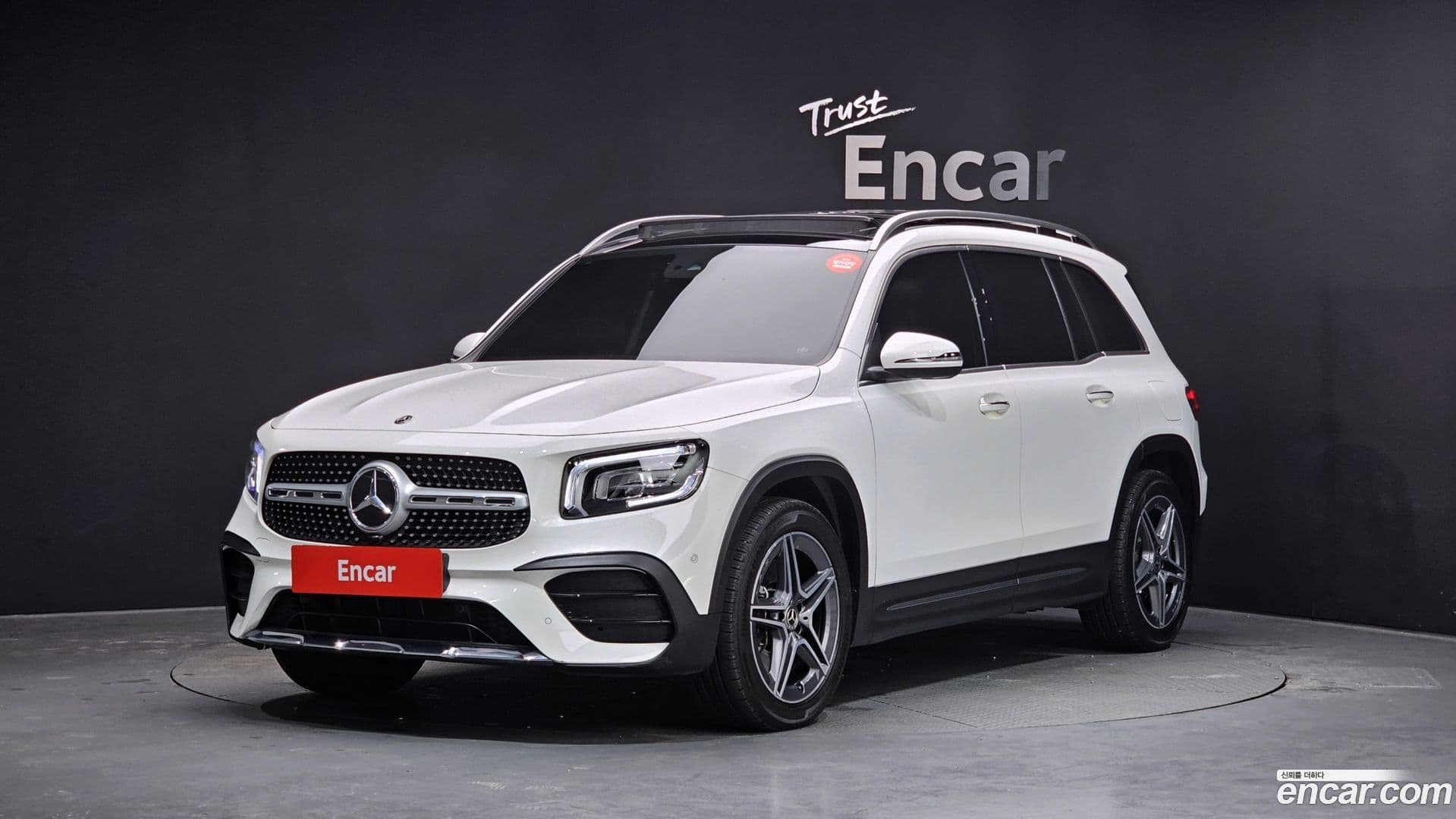 Main__Slider__Photo:GLB-Class Mercedes-Benz 2020.9-0
