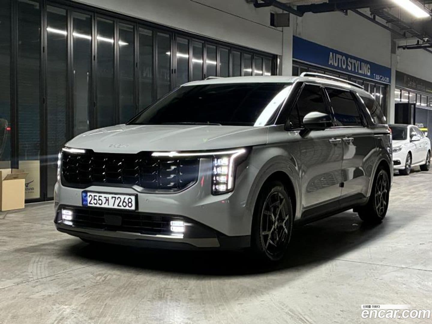 Main__Slider__Photo:Canival Kia 2025.4-0