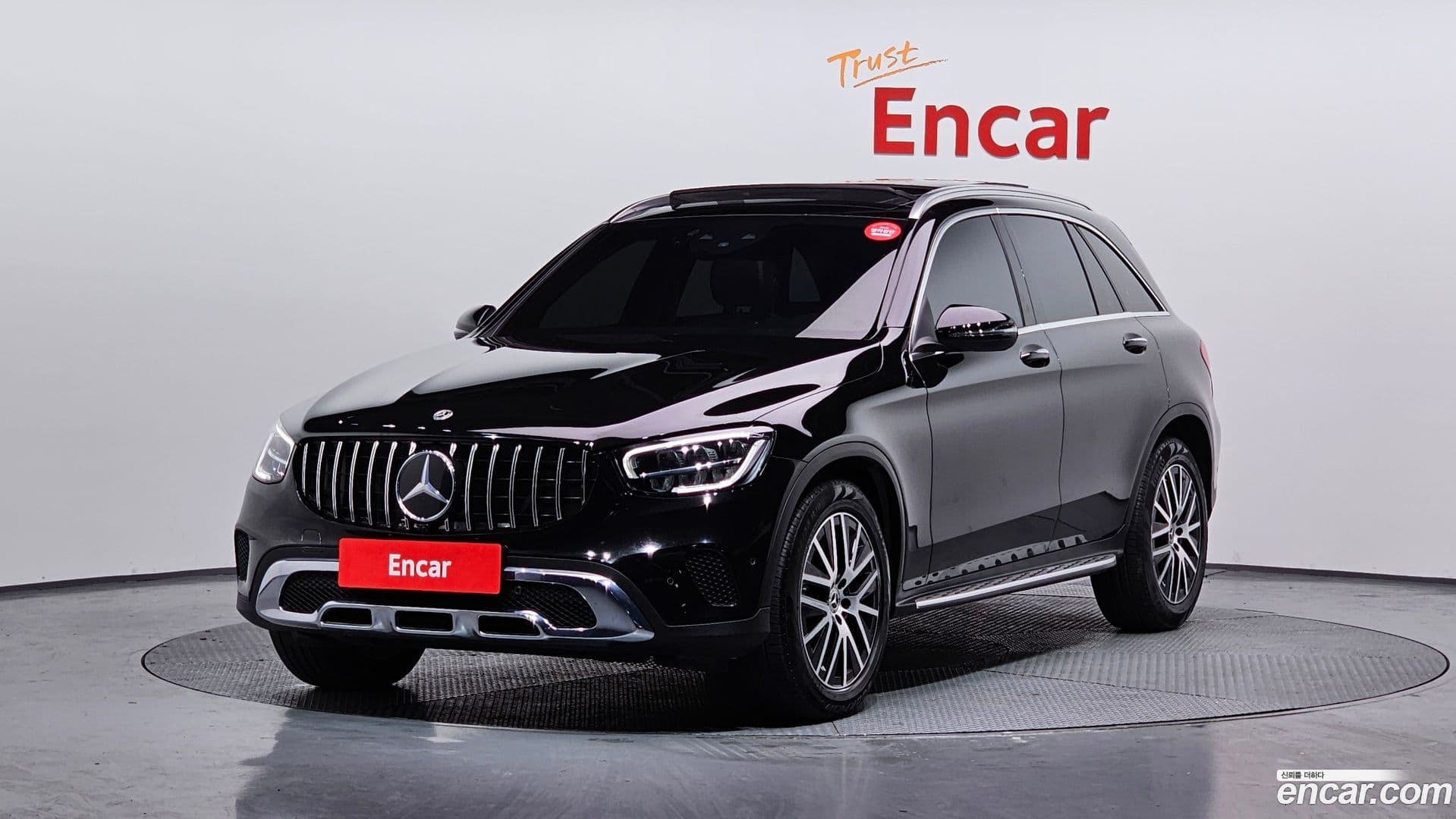 Main__Slider__Photo:GLC-Class Mercedes-Benz 2021.3-0