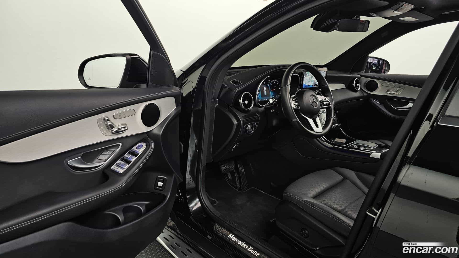 GLC-Class Mercedes-Benz 2021.3-OPTION-016