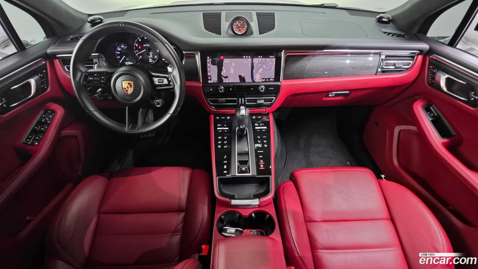 Macan Porsche 2022.11-INNER-007