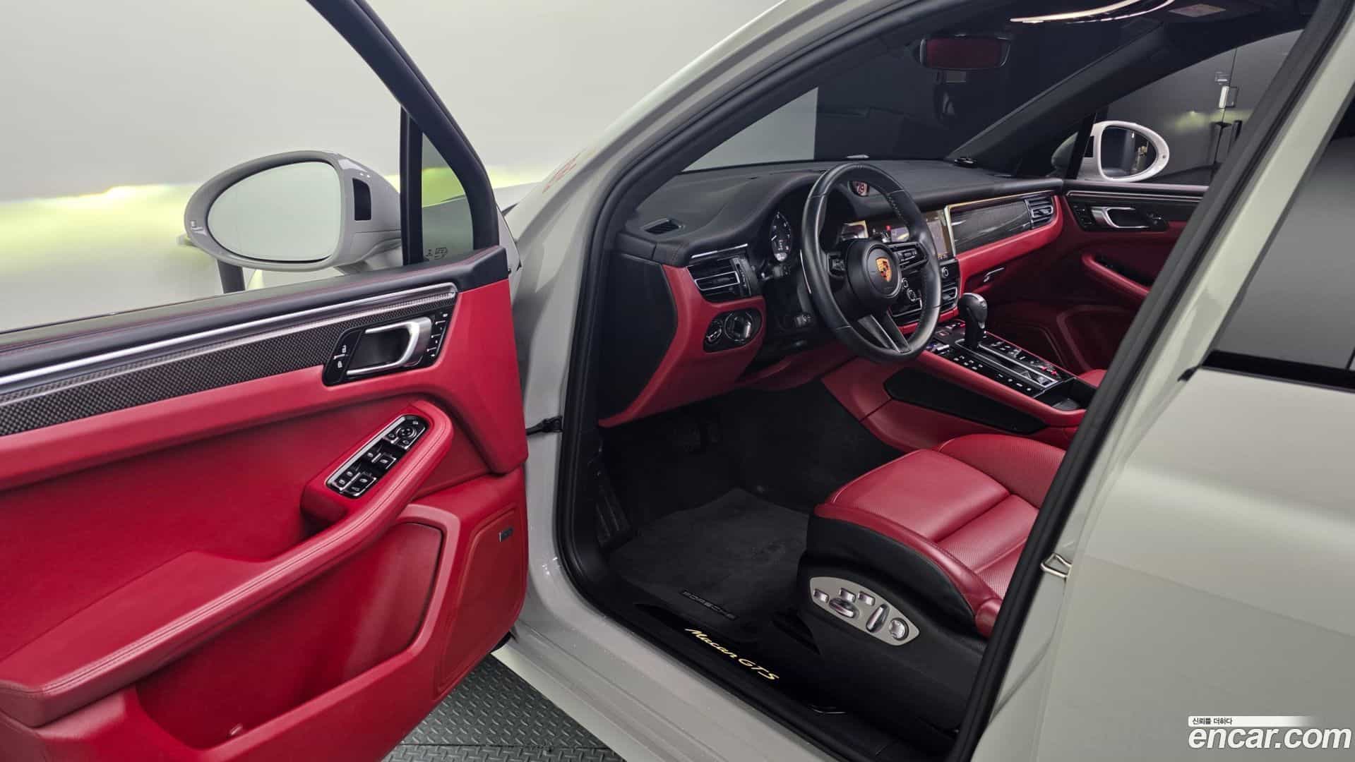 Macan Porsche 2022.11-INNER-010