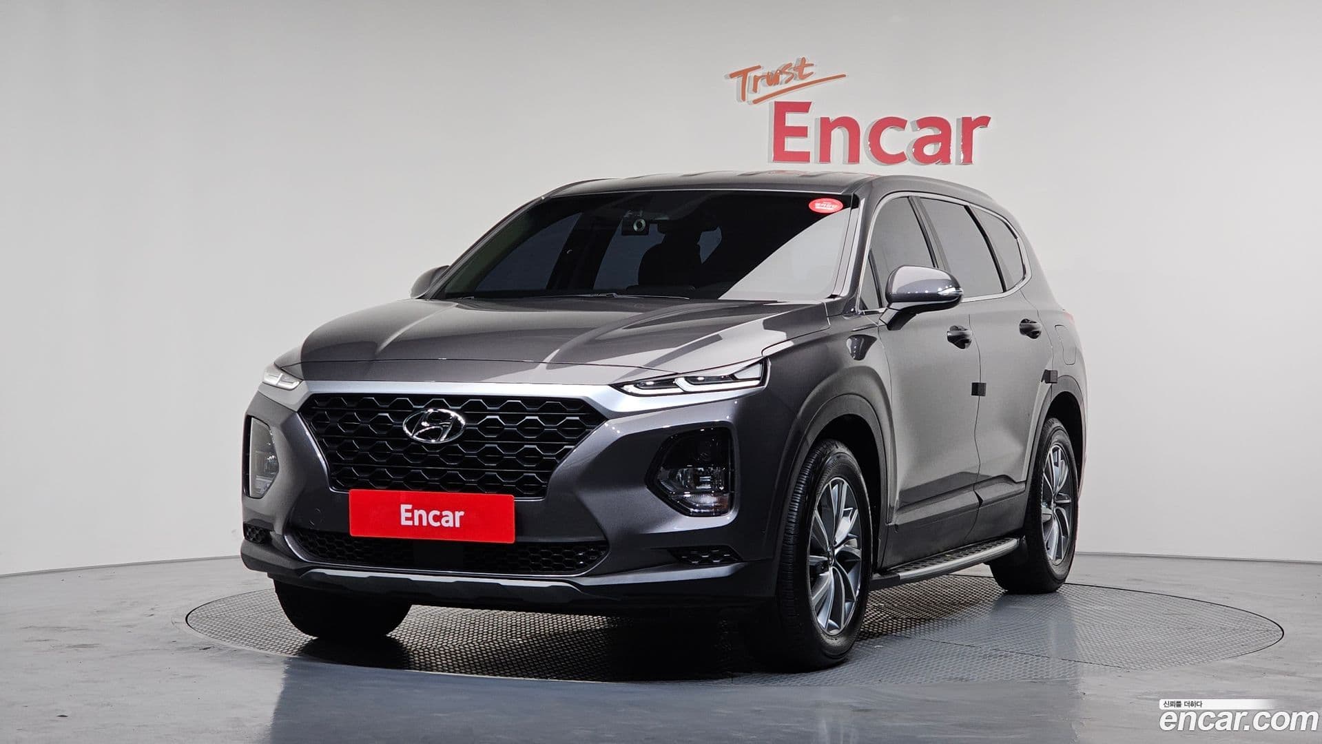 Main__Slider__Photo:Santafe Hyundai 2019.4-0