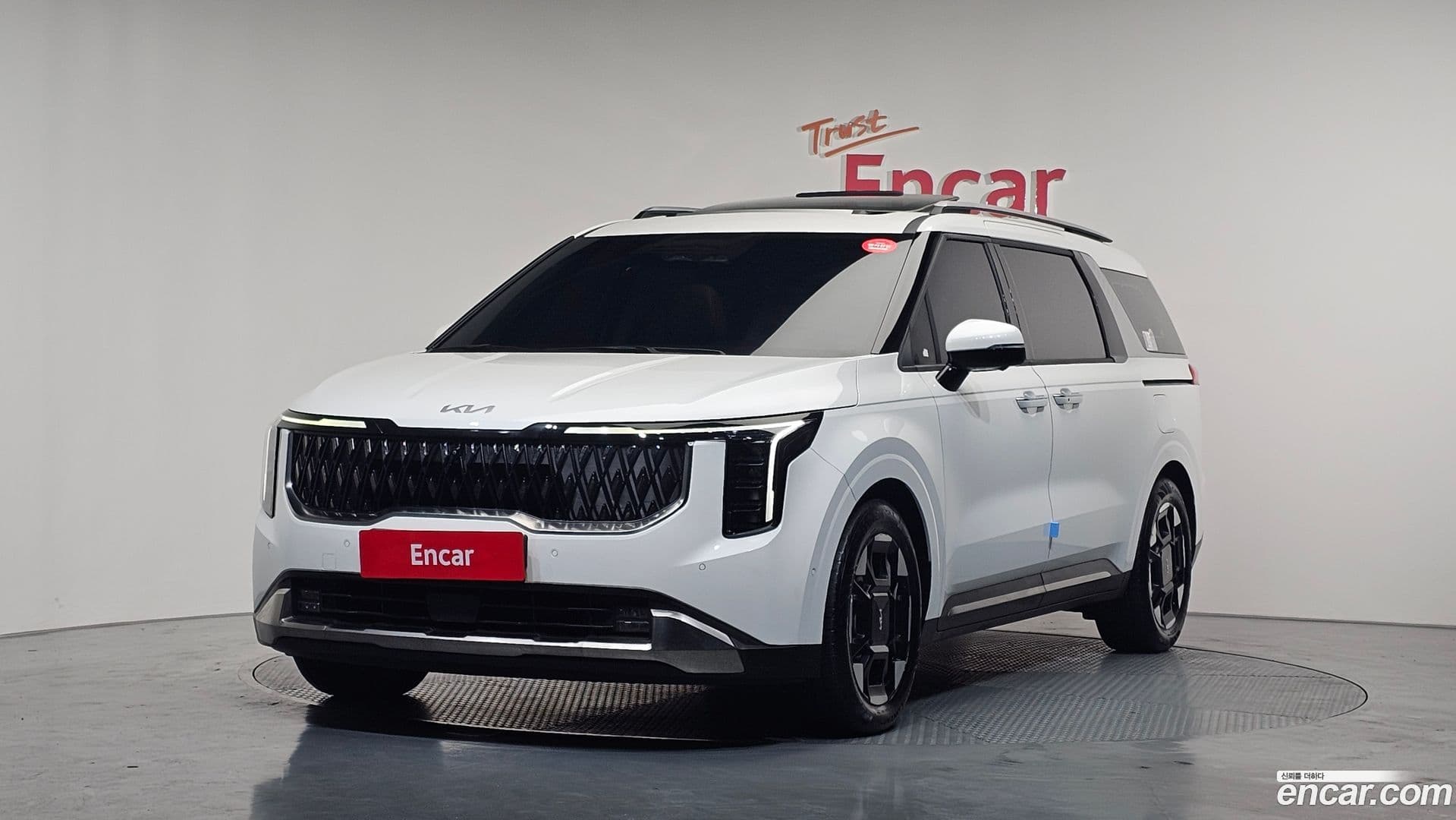 Main__Slider__Photo:Canival Kia 2024.7-0