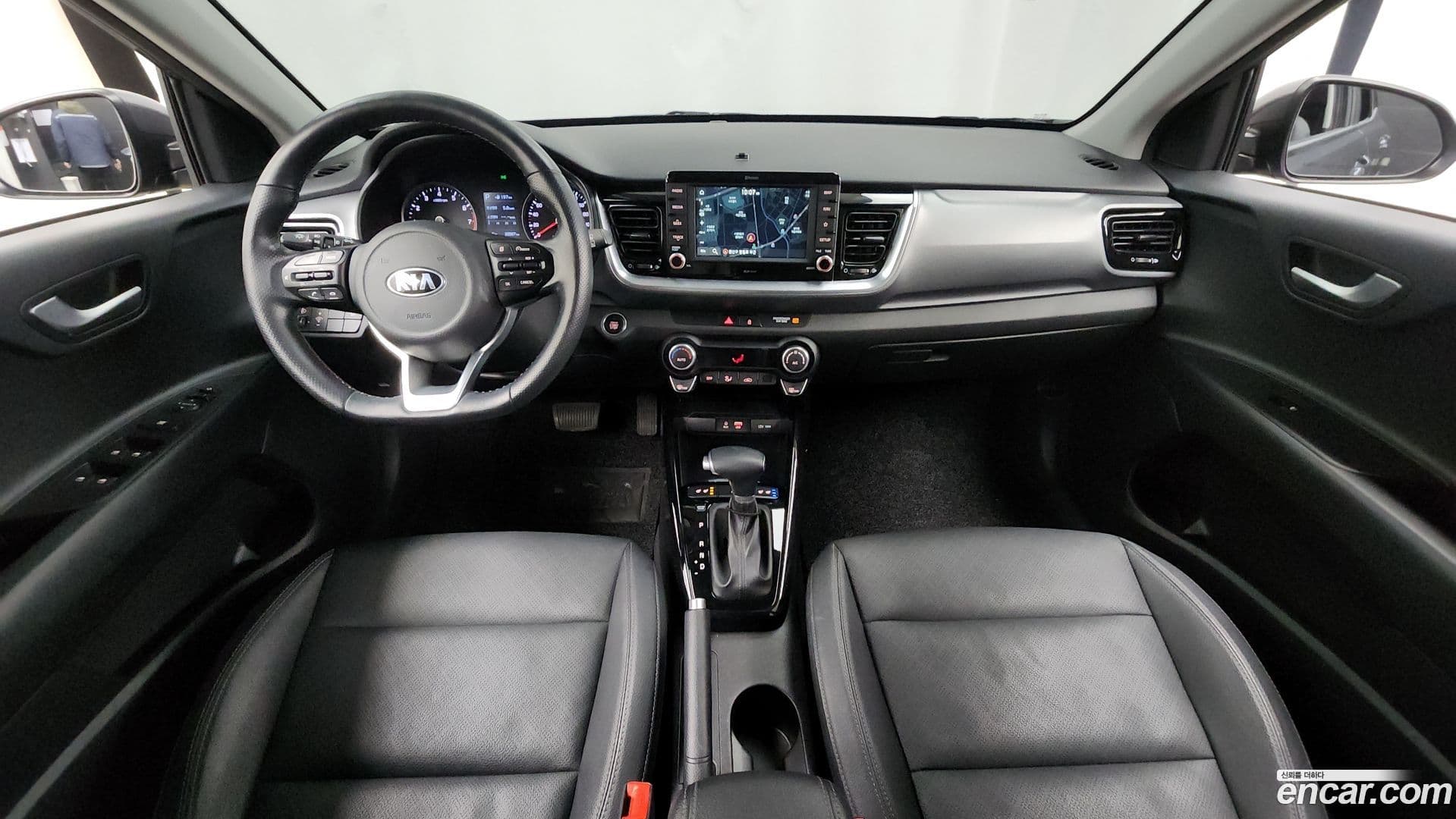 Main__Slider__Photo:Stonic Kia 2020.11-6