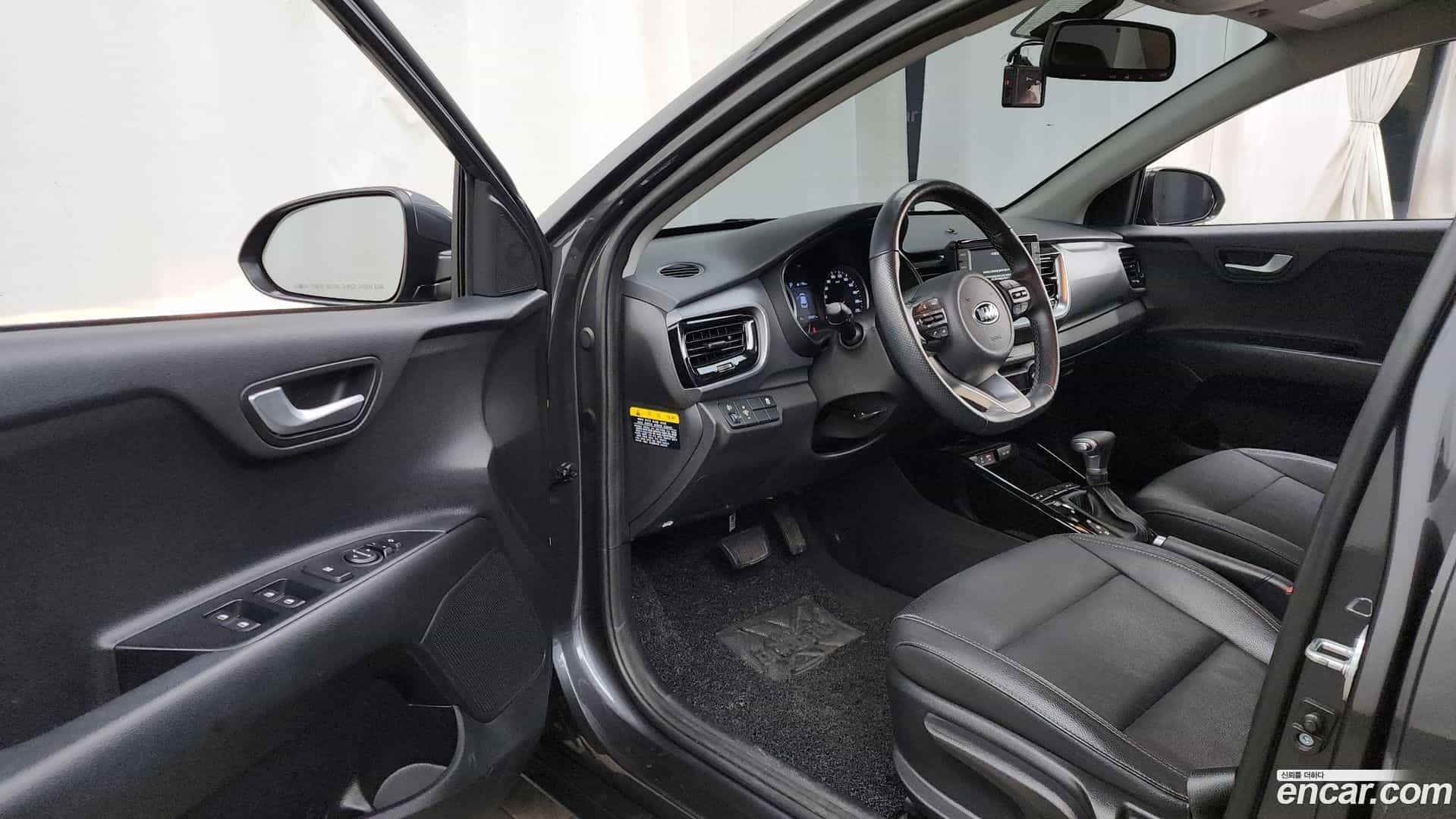 Stonic Kia 2020.11-INNER-010