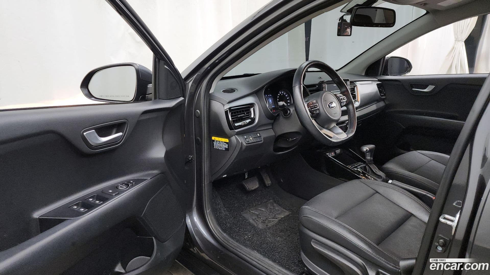 Main__Slider__Photo:Stonic Kia 2020.11-9