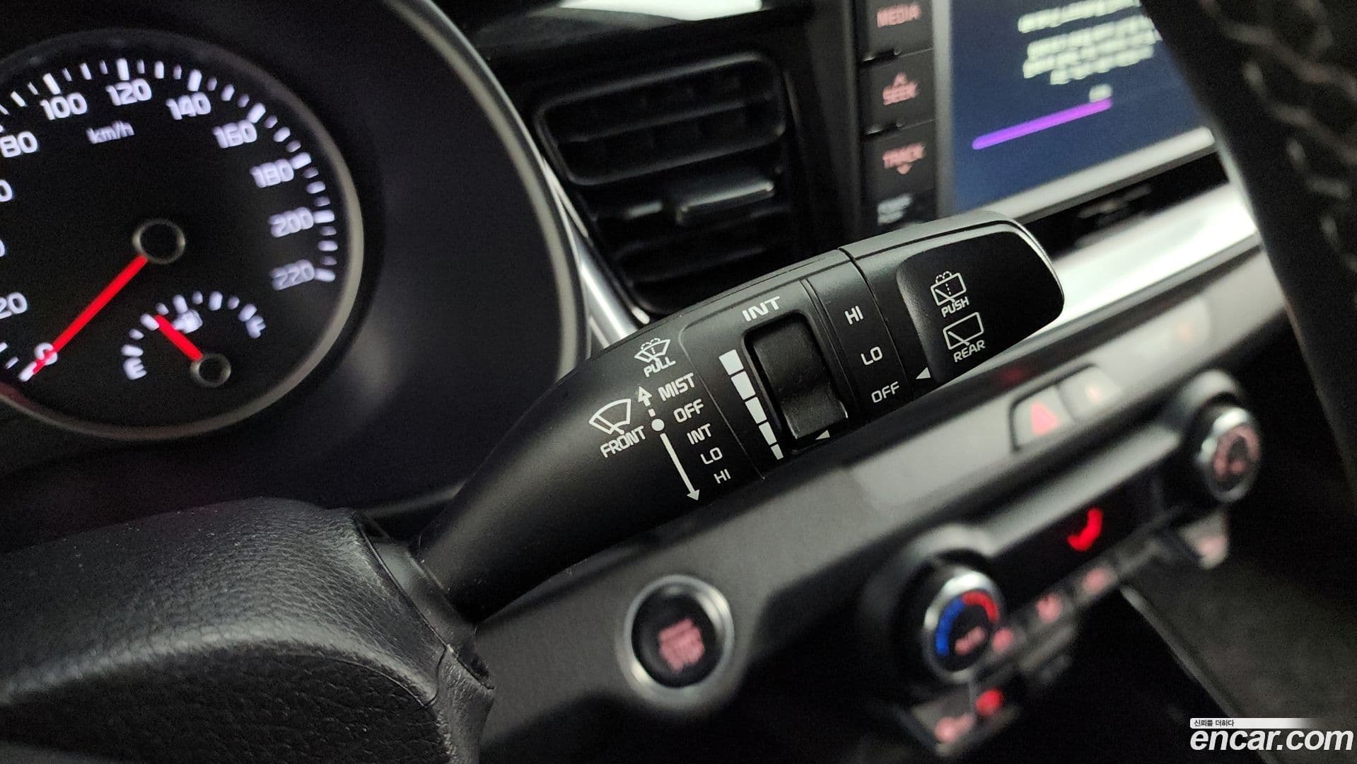 Main__Slider__Photo:Stonic Kia 2020.11-18