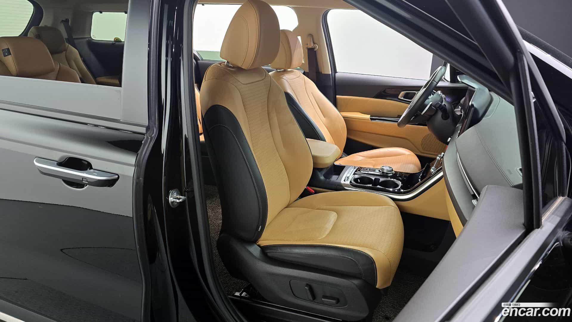 Canival Kia 2023.8-OPTION-015