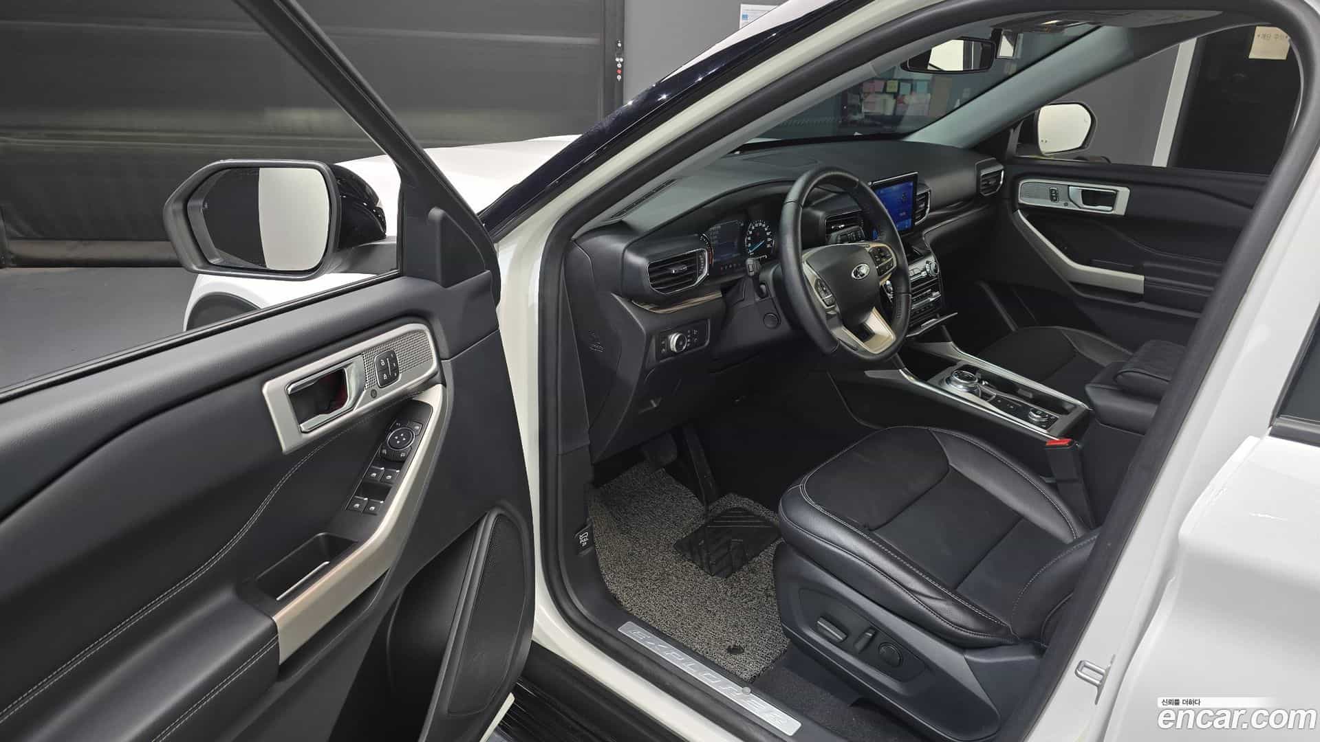 Explorer Ford 2022.11-INNER-010