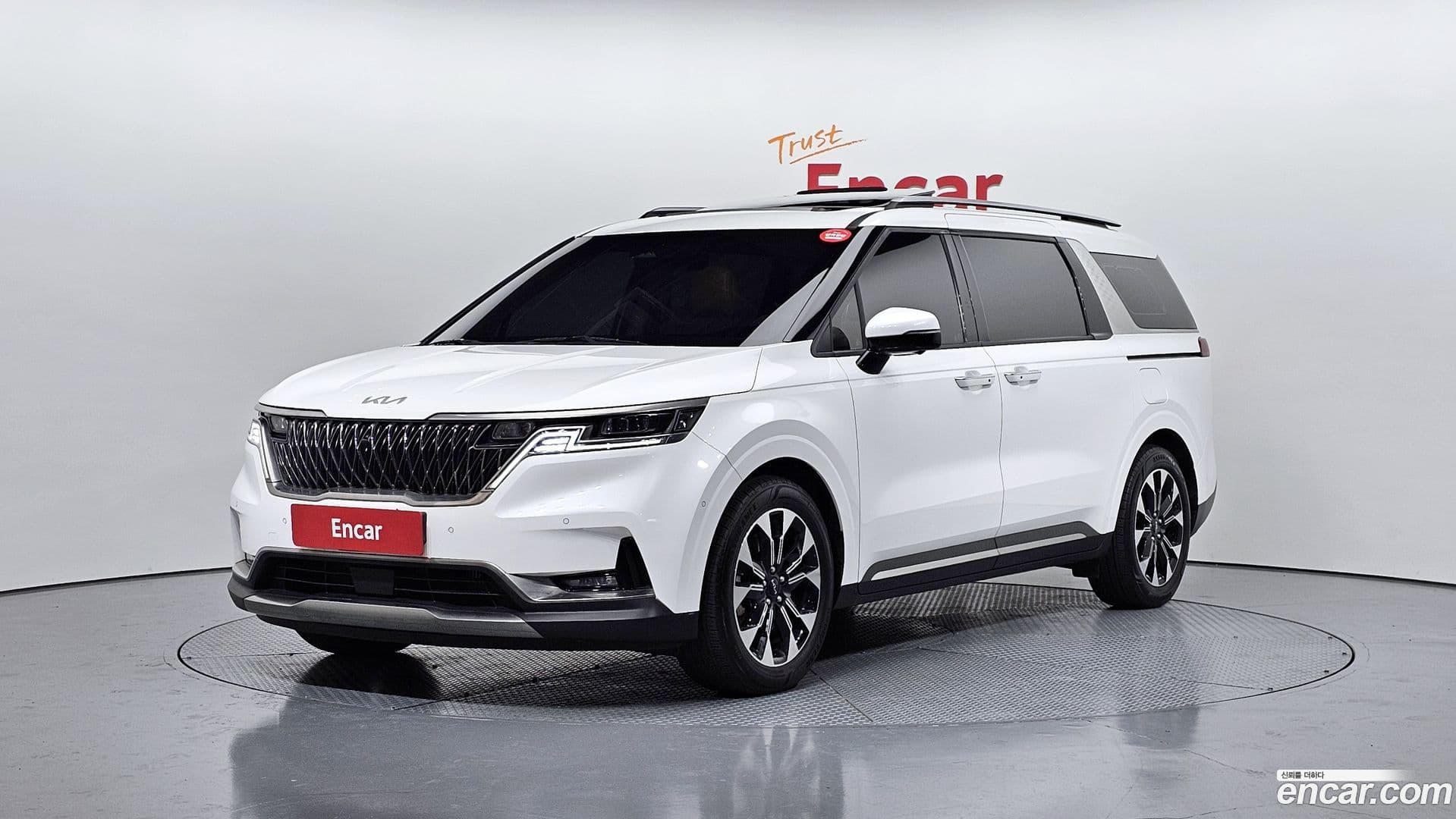 Main__Slider__Photo:Canival Kia 2023.8-0