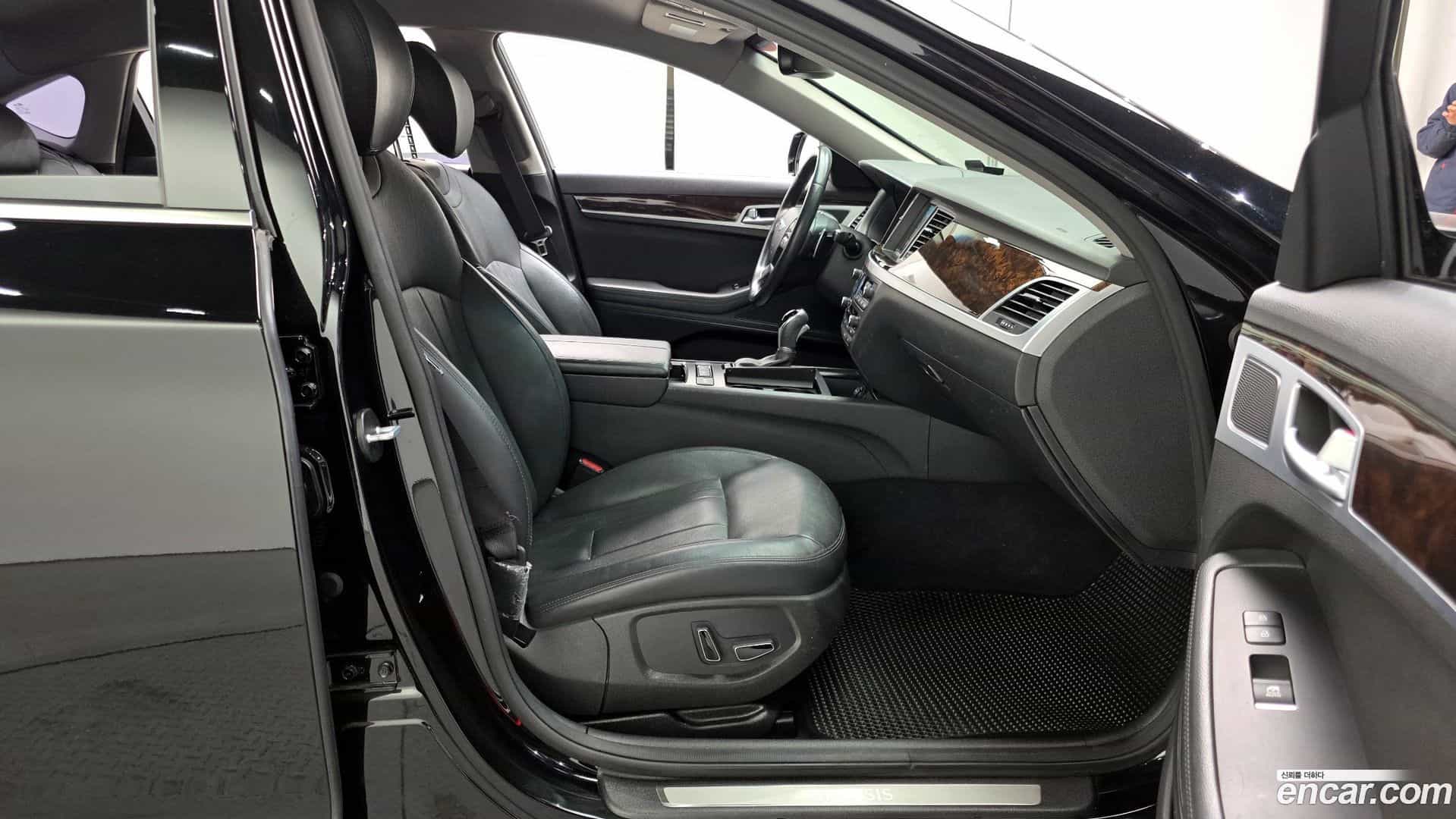Genesis Hyundai 2014.9-INNER-010