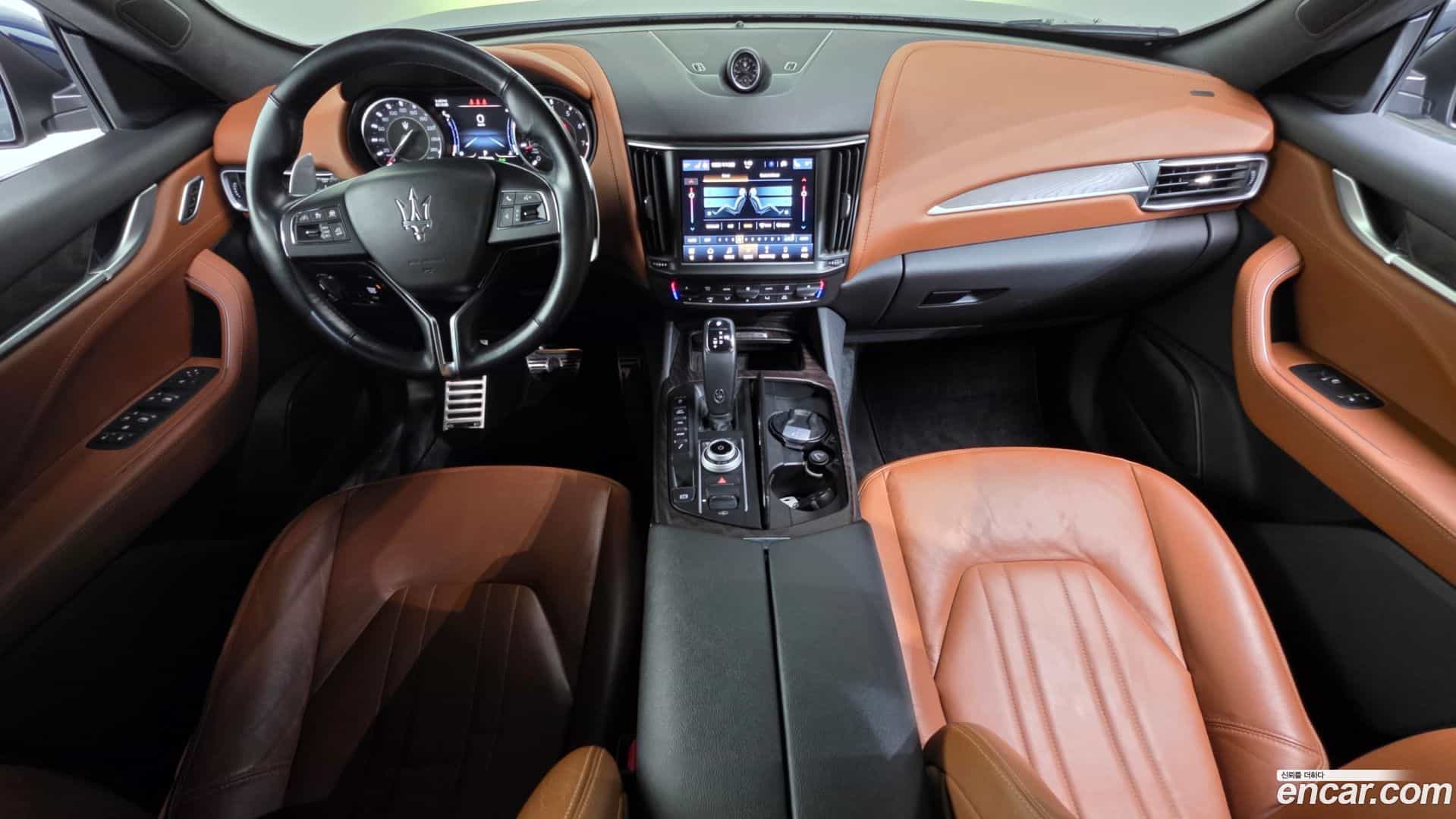 Levante Maserati 2022.11-INNER-007