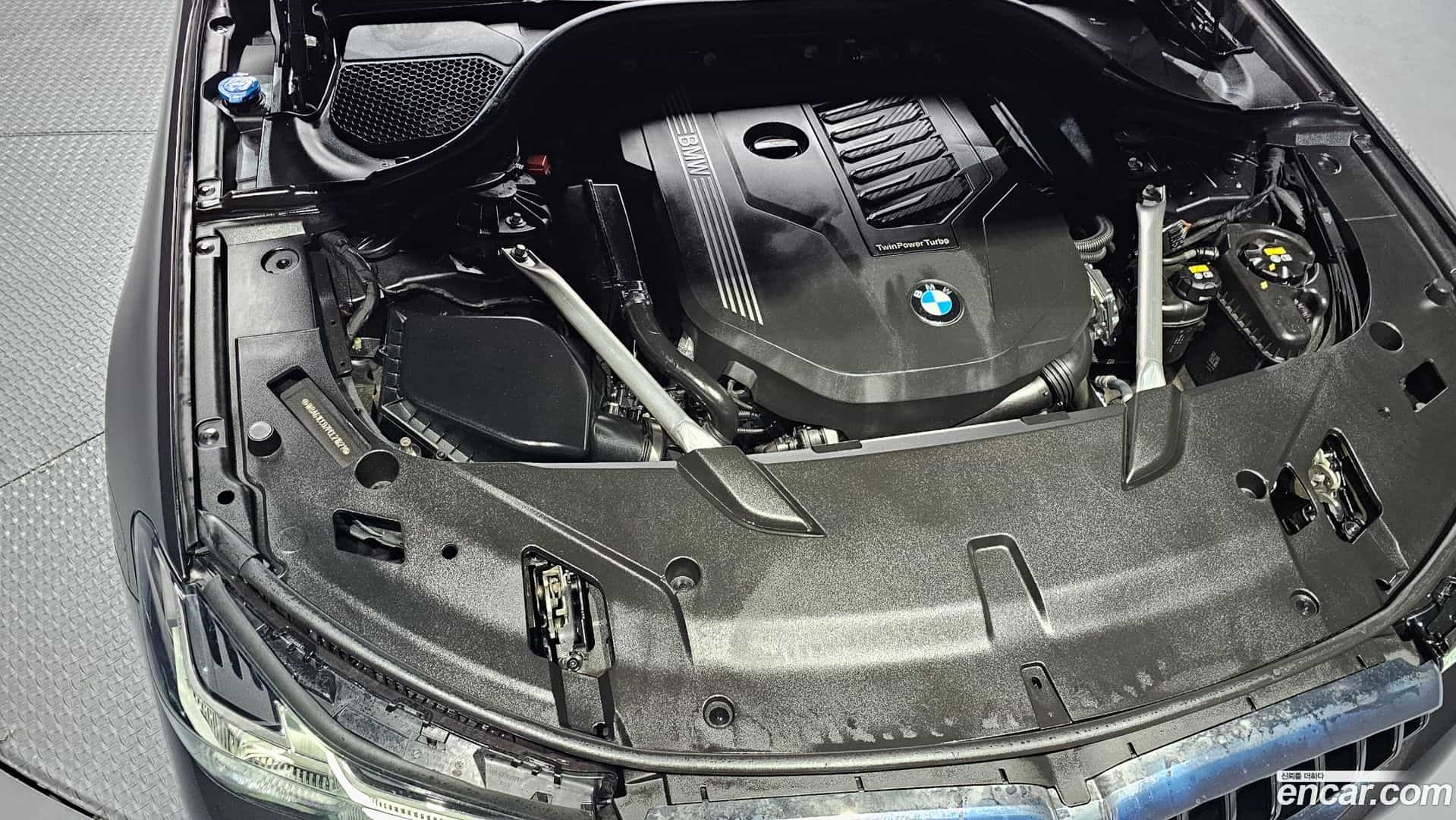 Gran Turismo BMW 2022.8-INNER-006