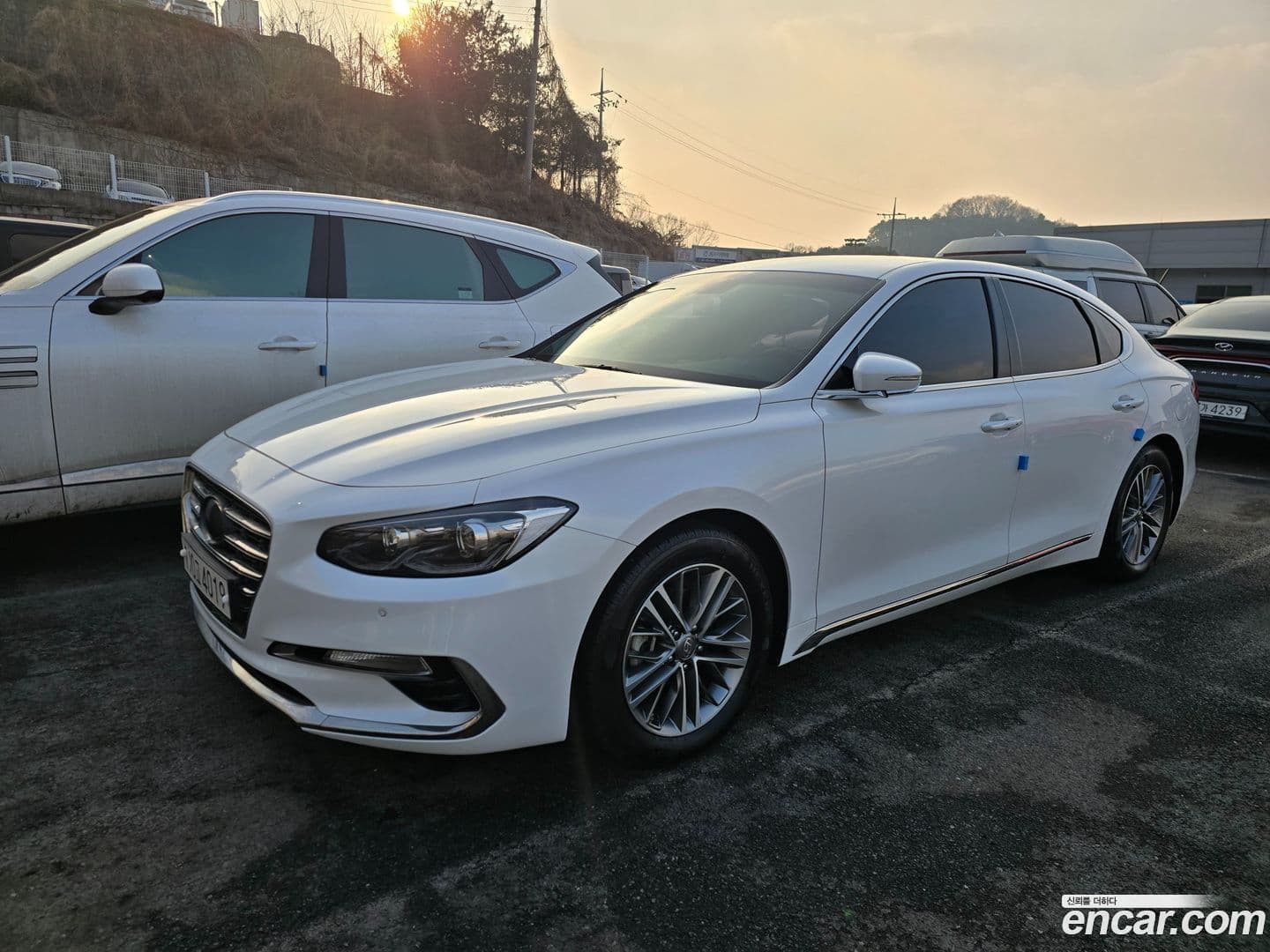 Main__Slider__Photo:Grandeur Hyundai 2017.3-0