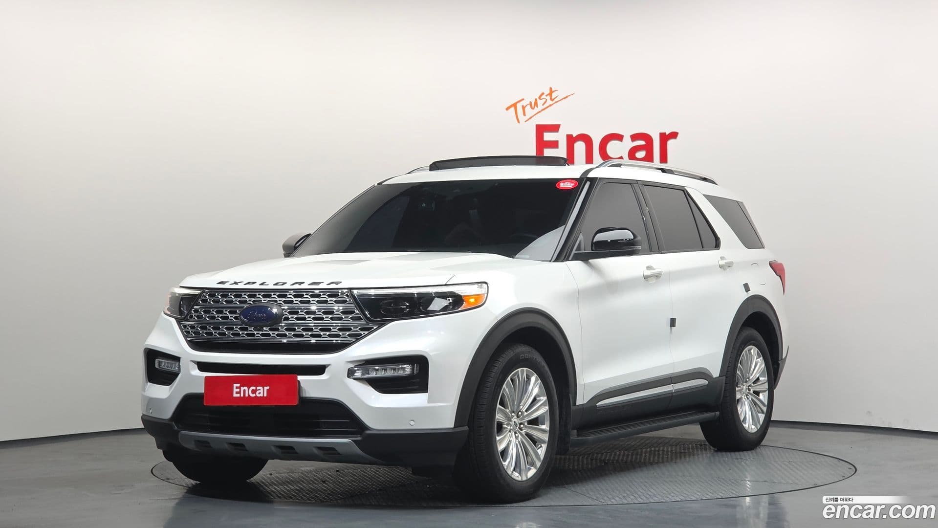 Main__Slider__Photo:Explorer Ford 2019.11-0