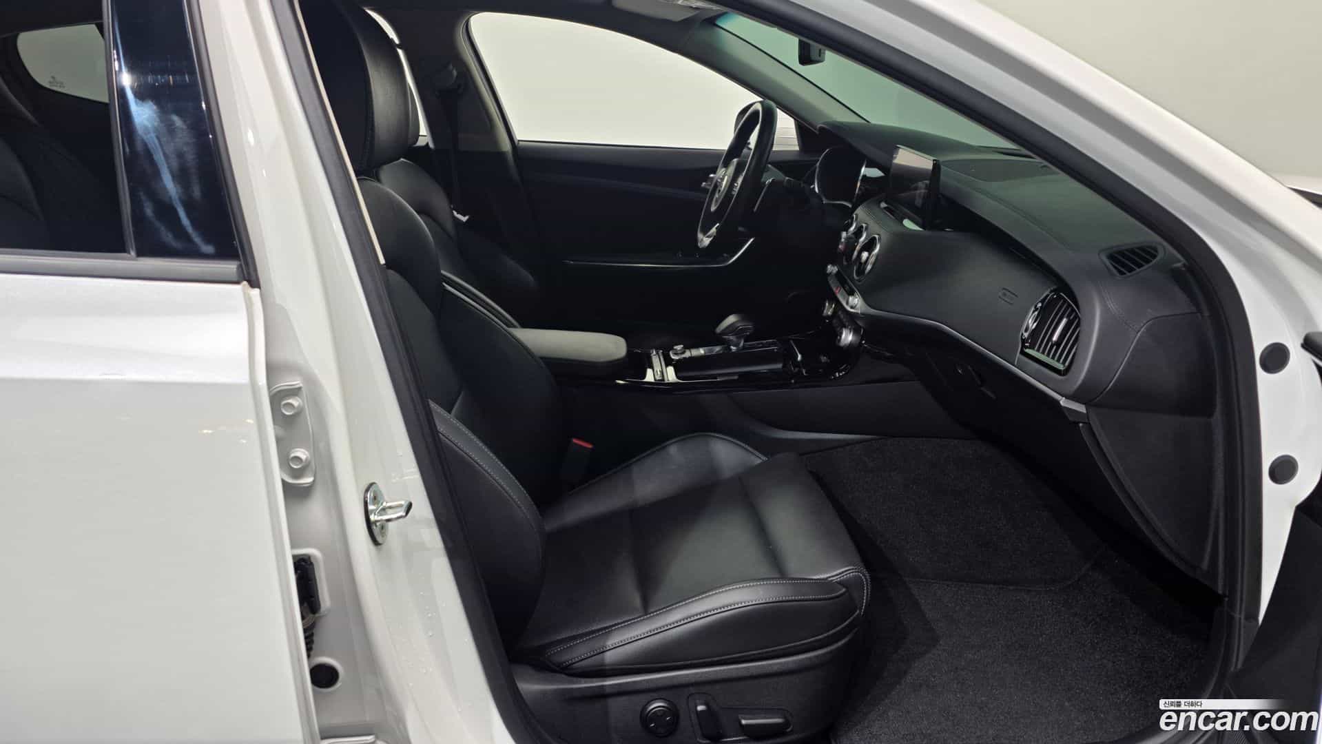 Stinger Kia 2021.7-OPTION-015