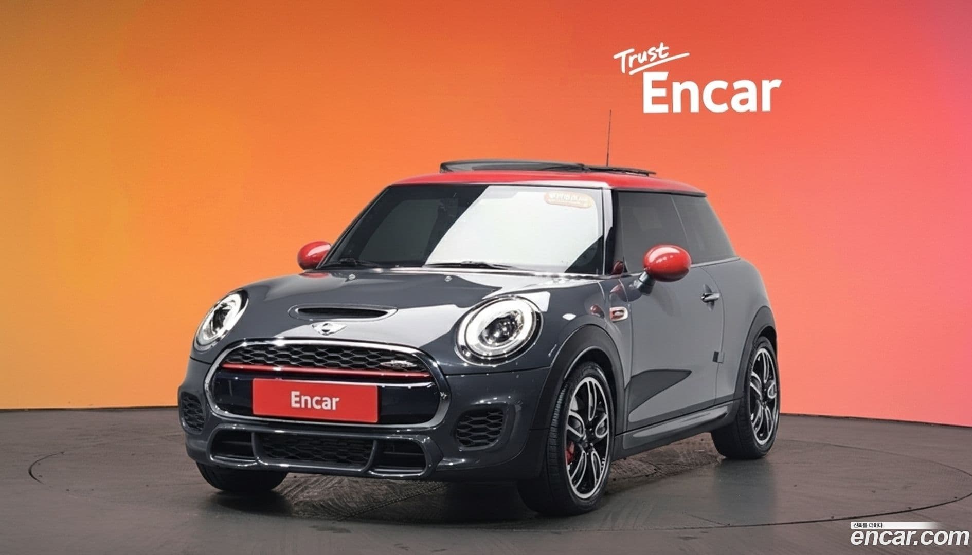 Main__Slider__Photo:Cooper Mini 2017.10-0