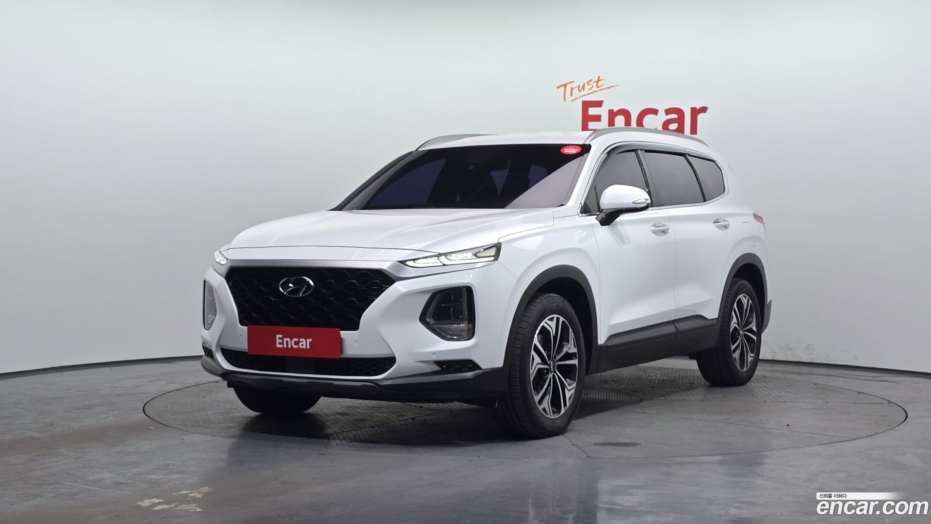 Main__Slider__Photo:Santafe Hyundai 2018.6-0