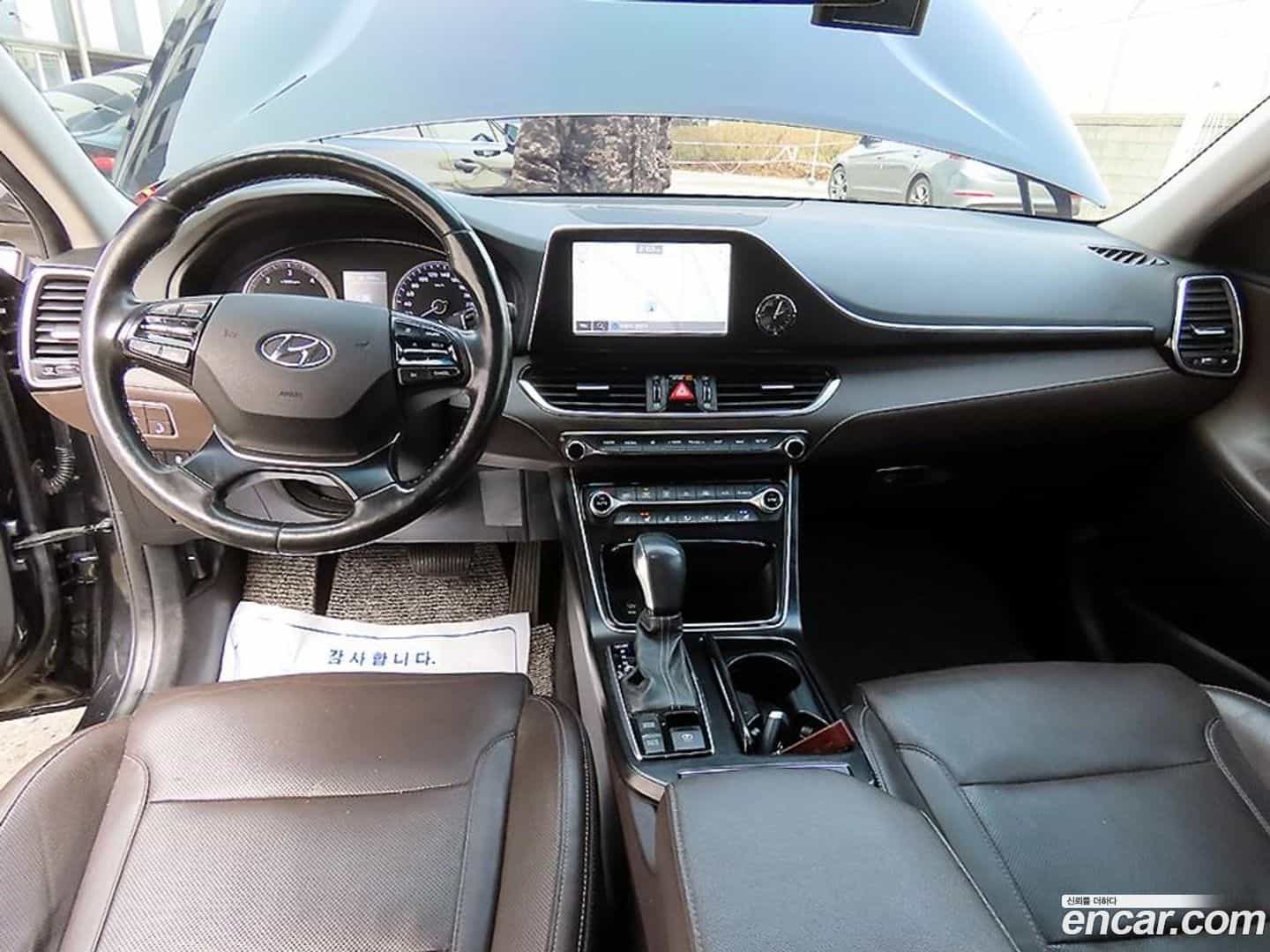 Grandeur Hyundai 2018.1-INNER-007