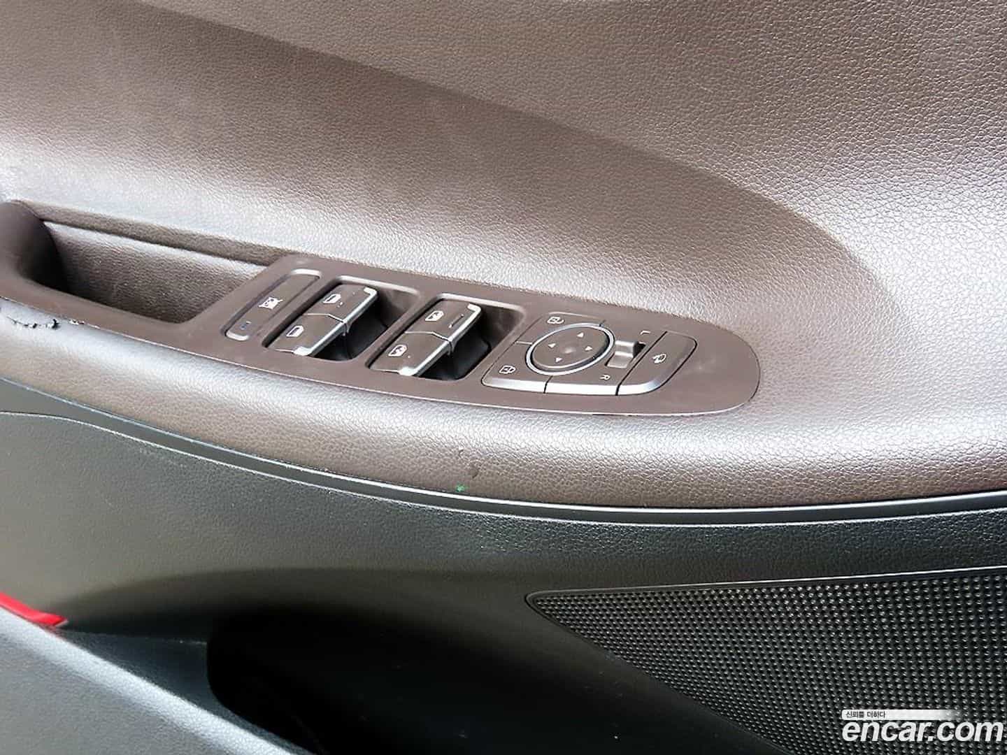 Grandeur Hyundai 2018.1-OPTION-015
