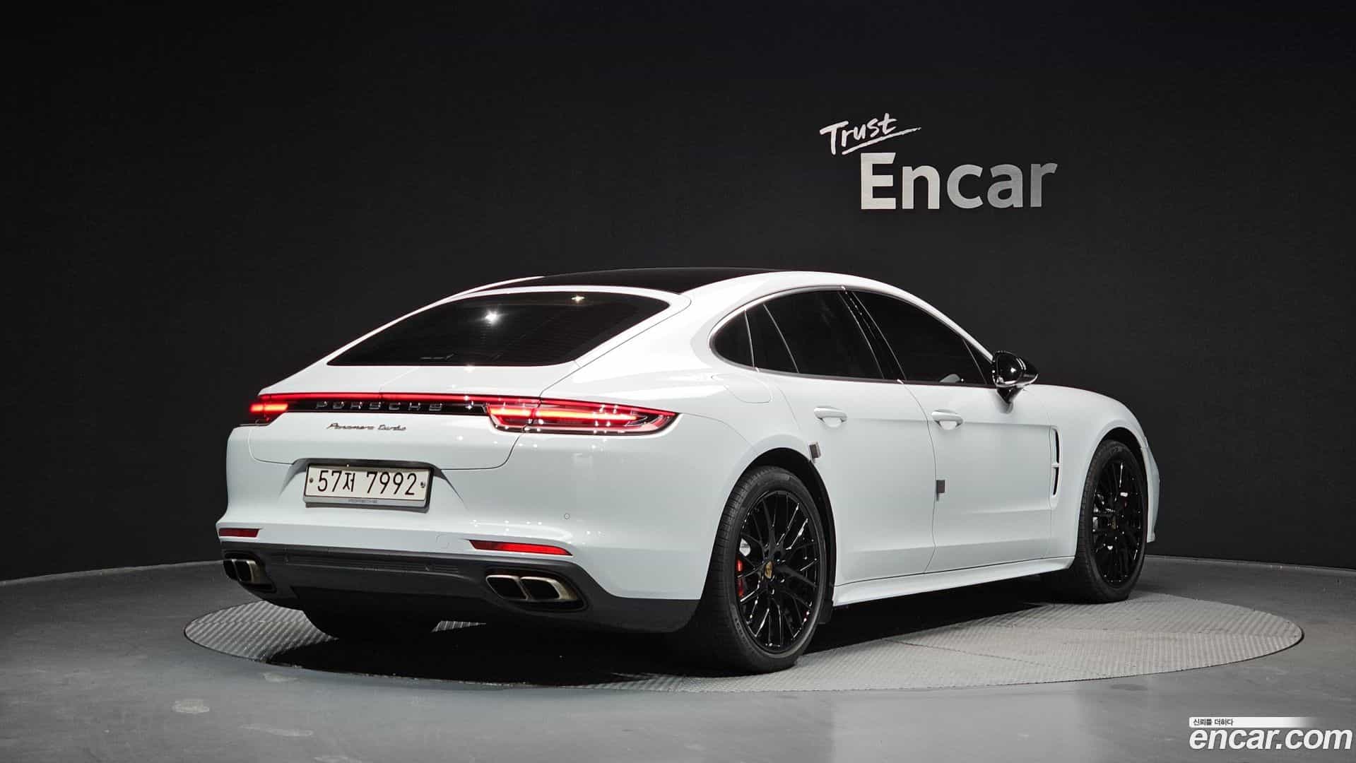 Panamera Porsche 2019.4-OUTER-002