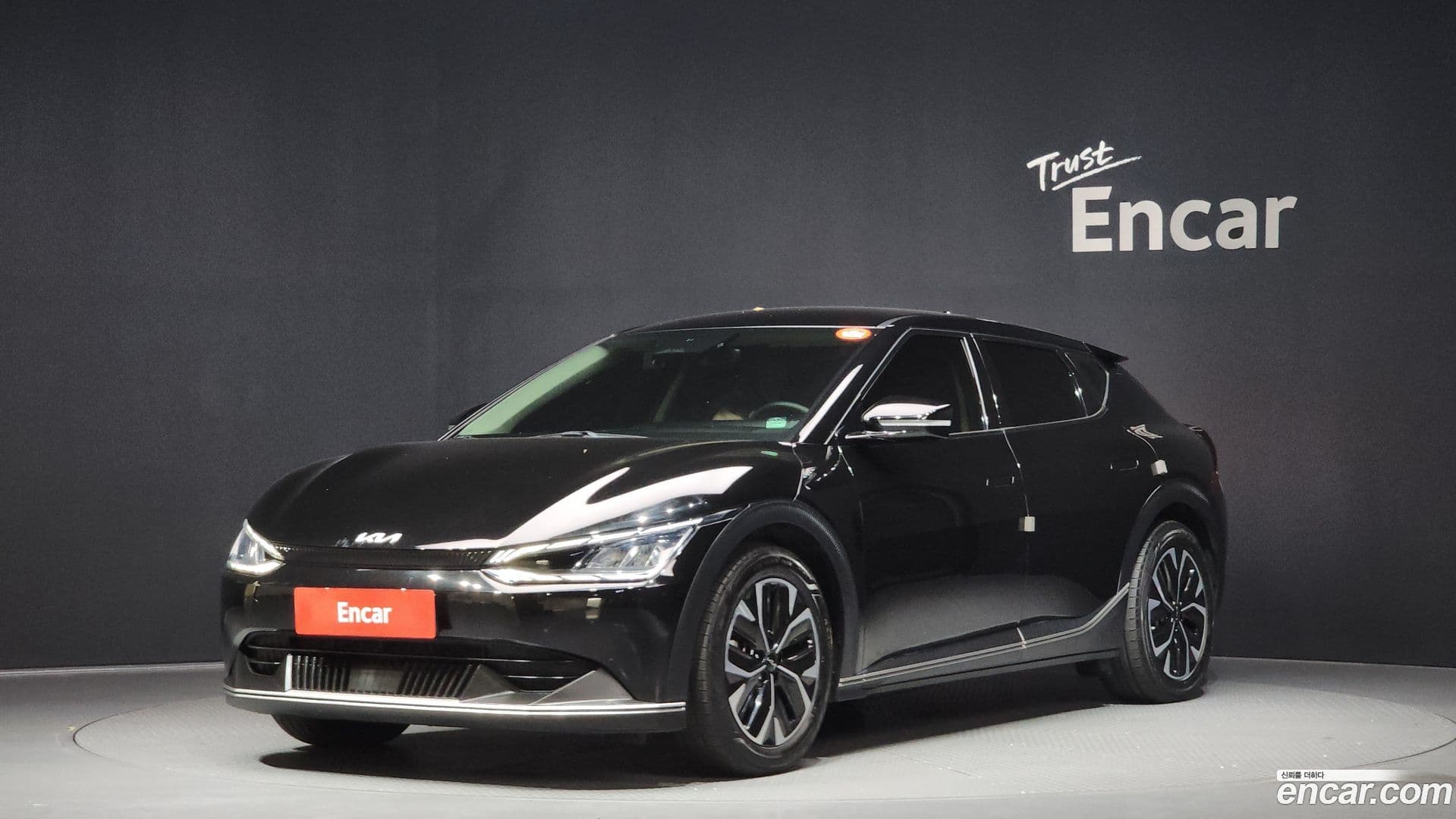 Main__Slider__Photo:EV6 Kia 2021.10-0