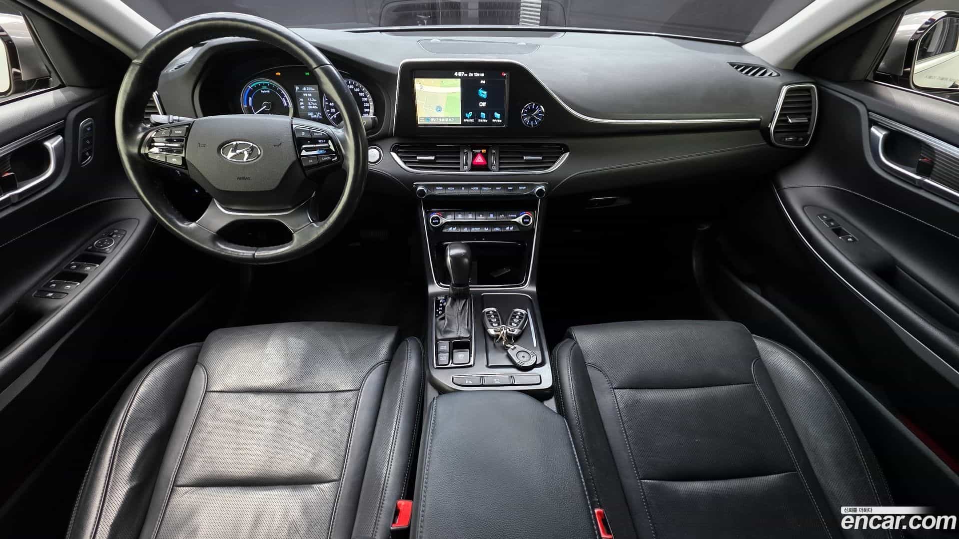 Grandeur Hyundai 2017.11-INNER-007
