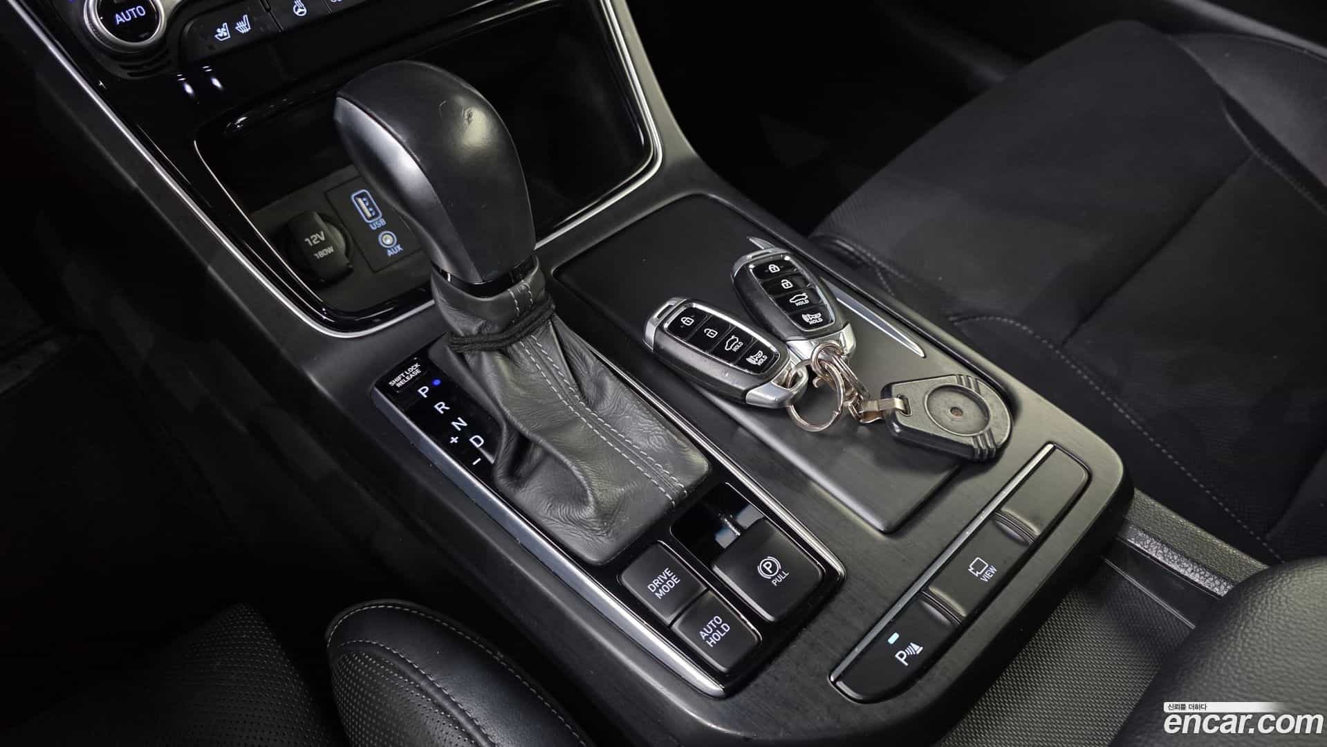 Grandeur Hyundai 2017.11-INNER-009