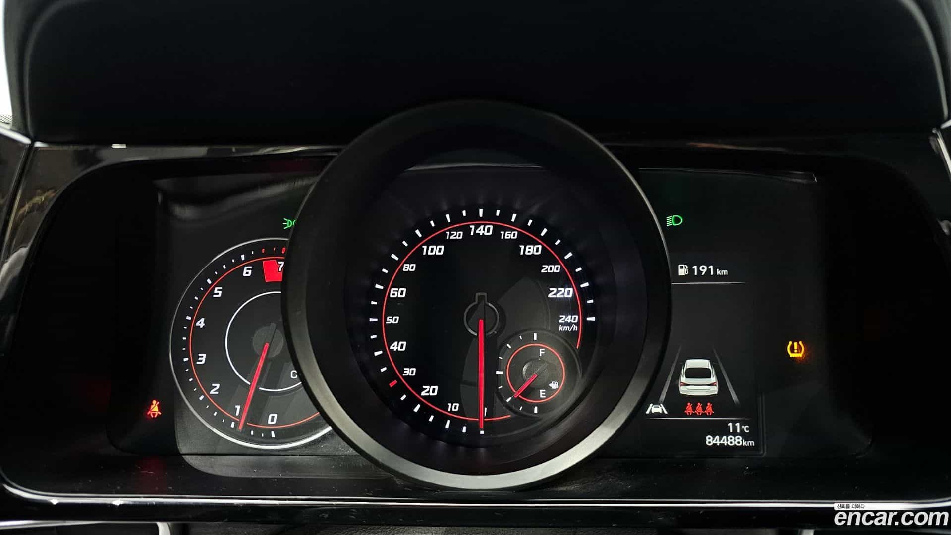 AVANTE Hyundai 2021.11-INNER-008