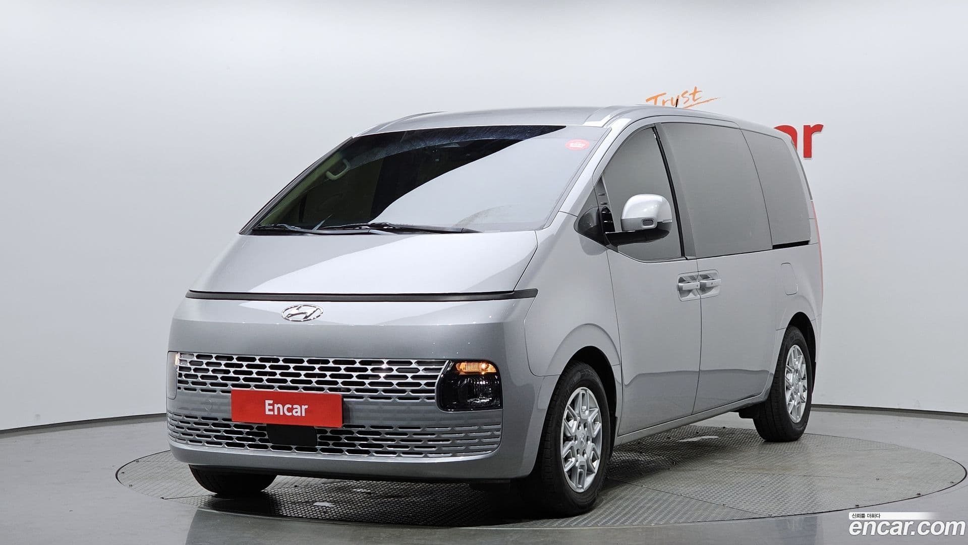 Main__Slider__Photo:Staria Hyundai 2022.8-0