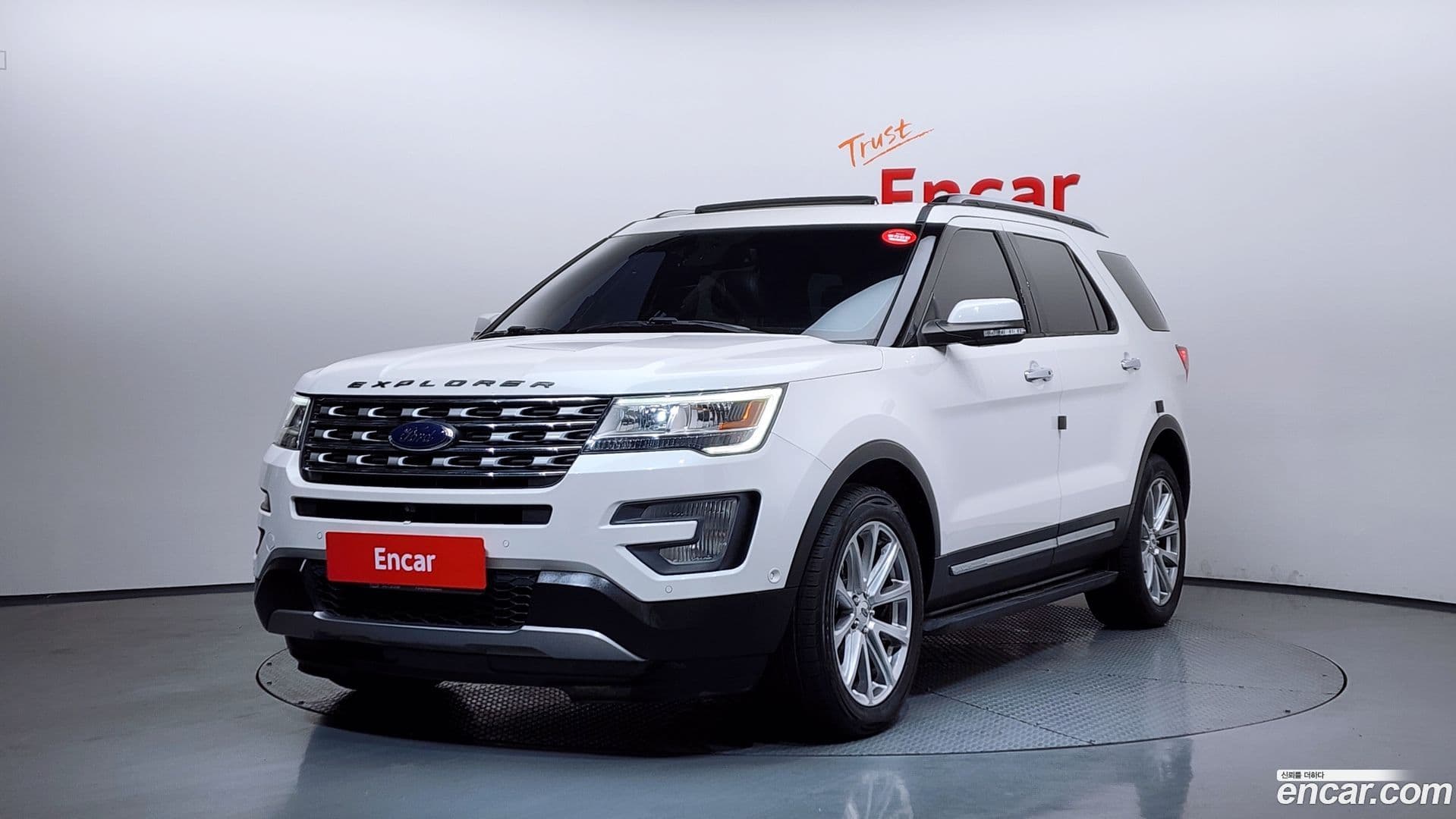 Main__Slider__Photo:Explorer Ford 2017.9-0